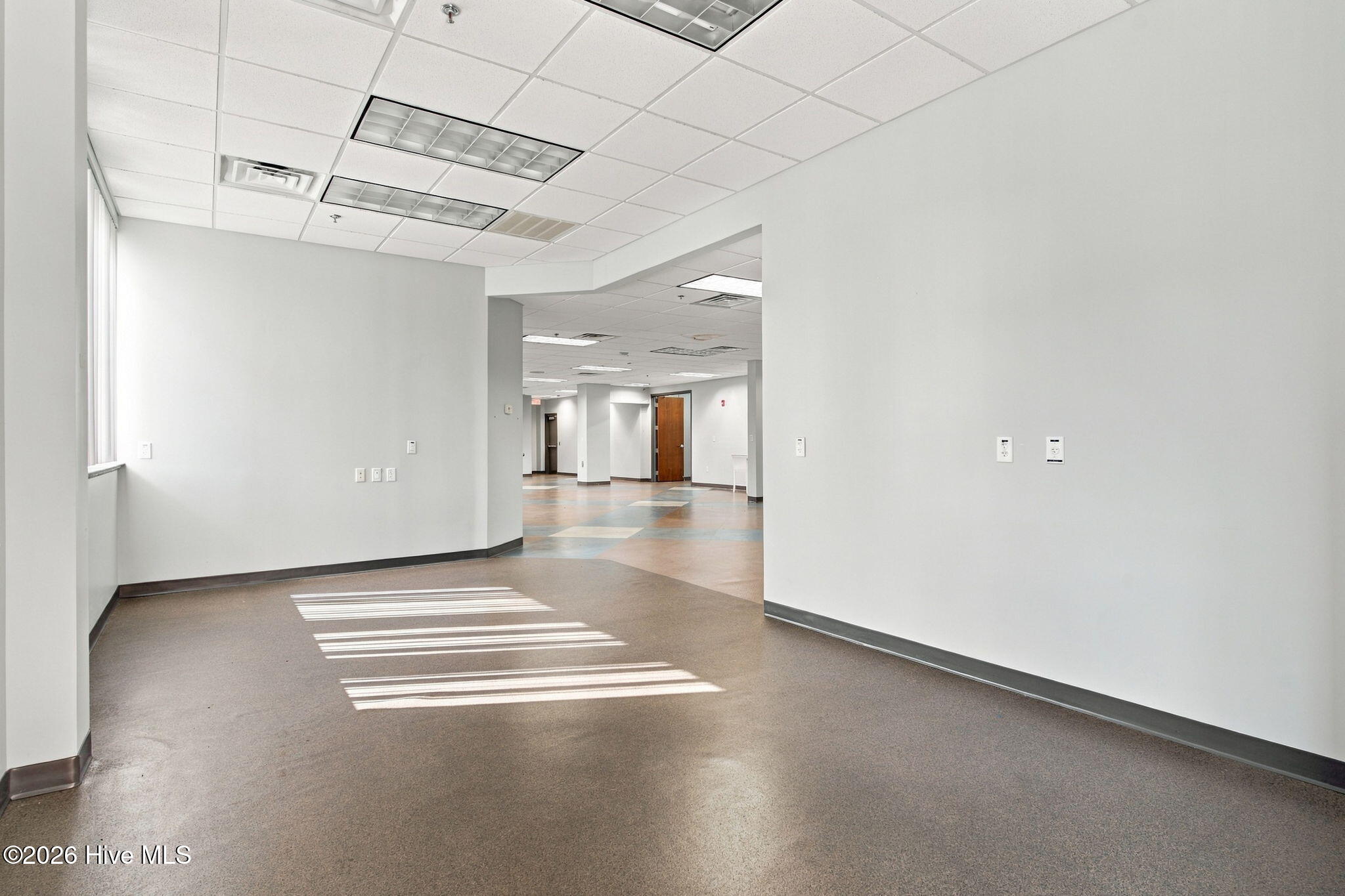 100609621 | Photo 10