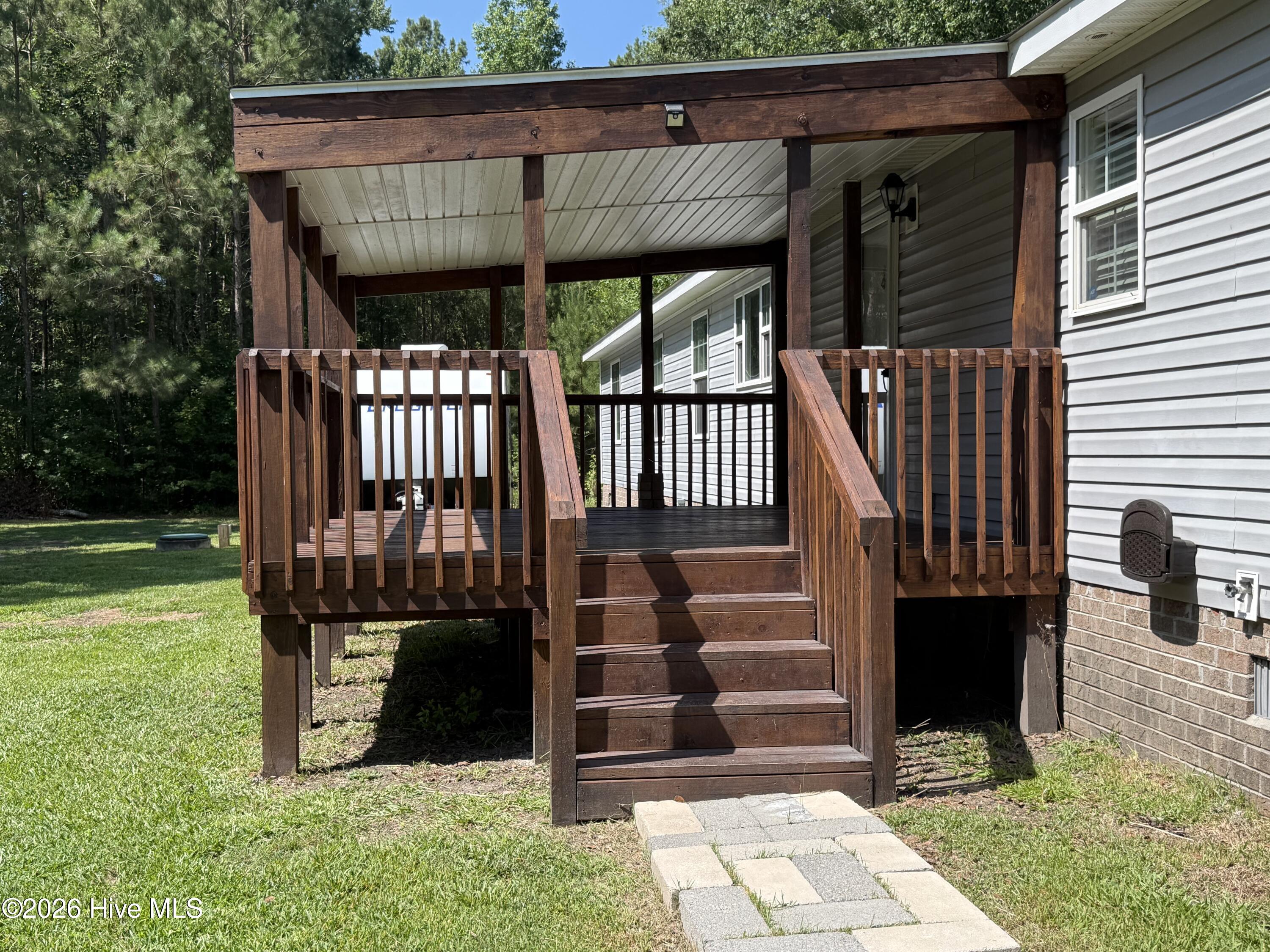 Exterior photo of 231 Oakwood Drive, New Bern, NC 28560. MLS: 100586925