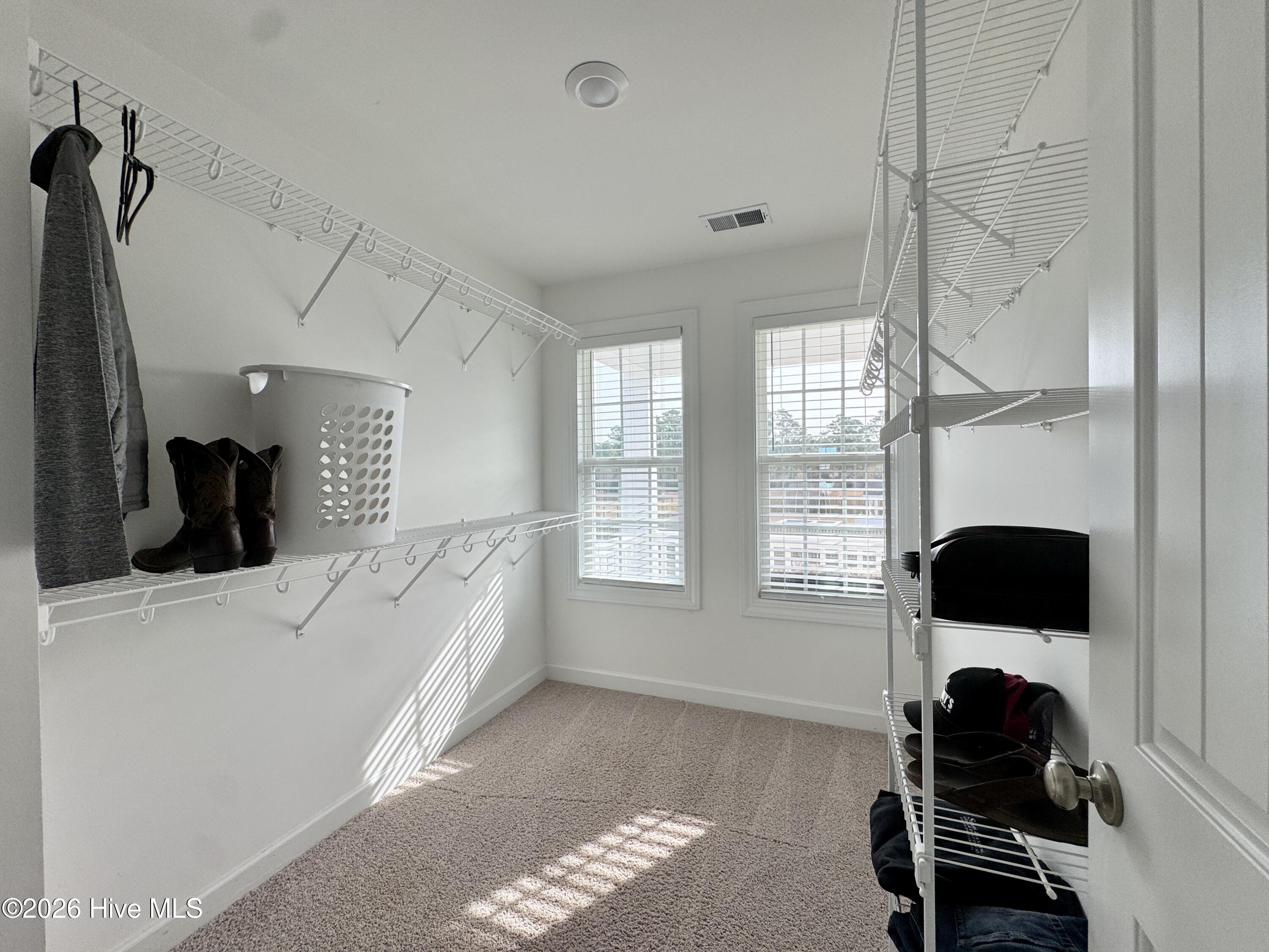 100547423 | Photo 36