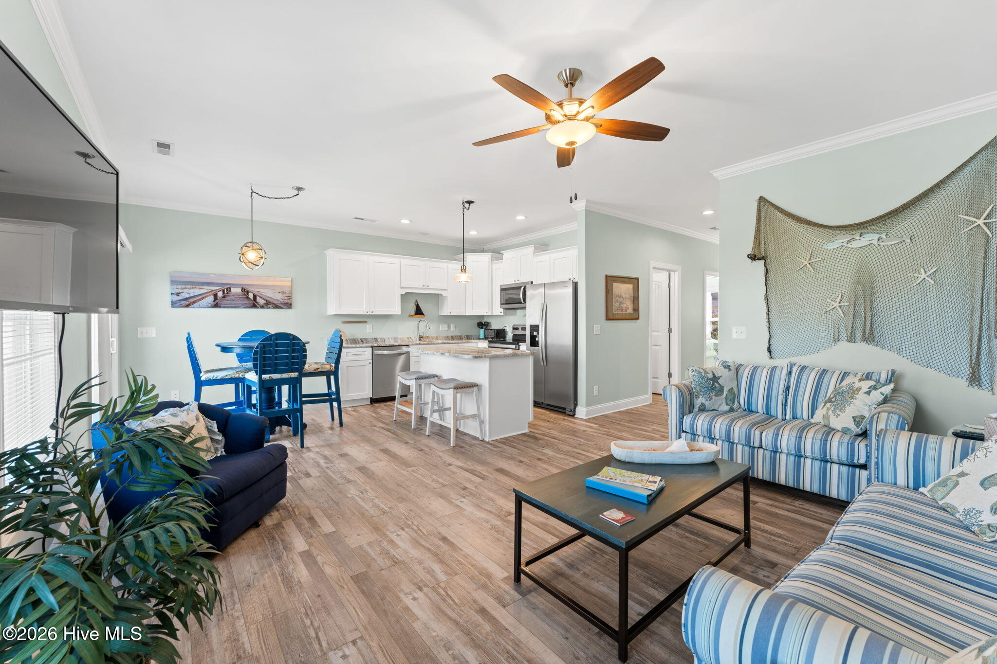 100552561 | Photo 24