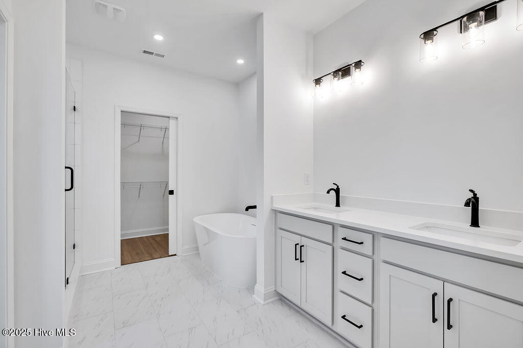 100528868 | Photo 20