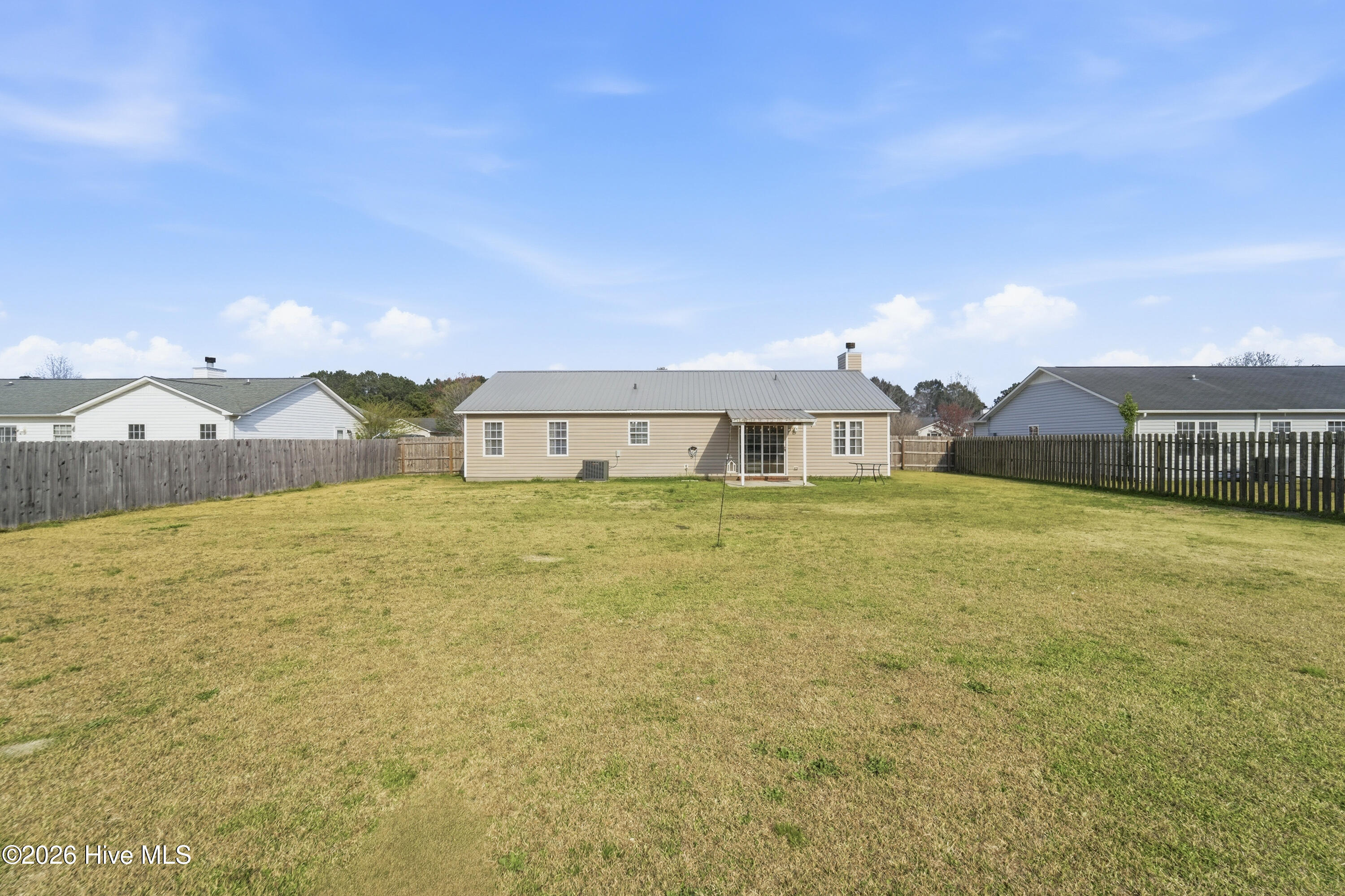 100562378 | Photo 15