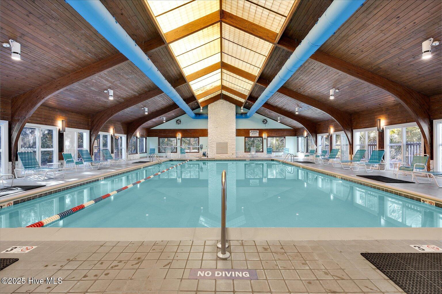 100490707 | Photo 53