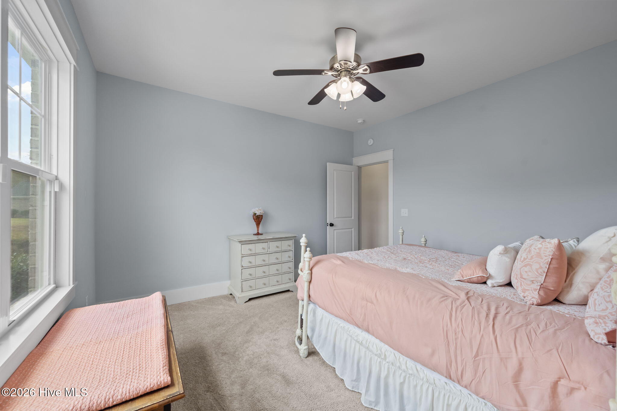 100562487 | Photo 34