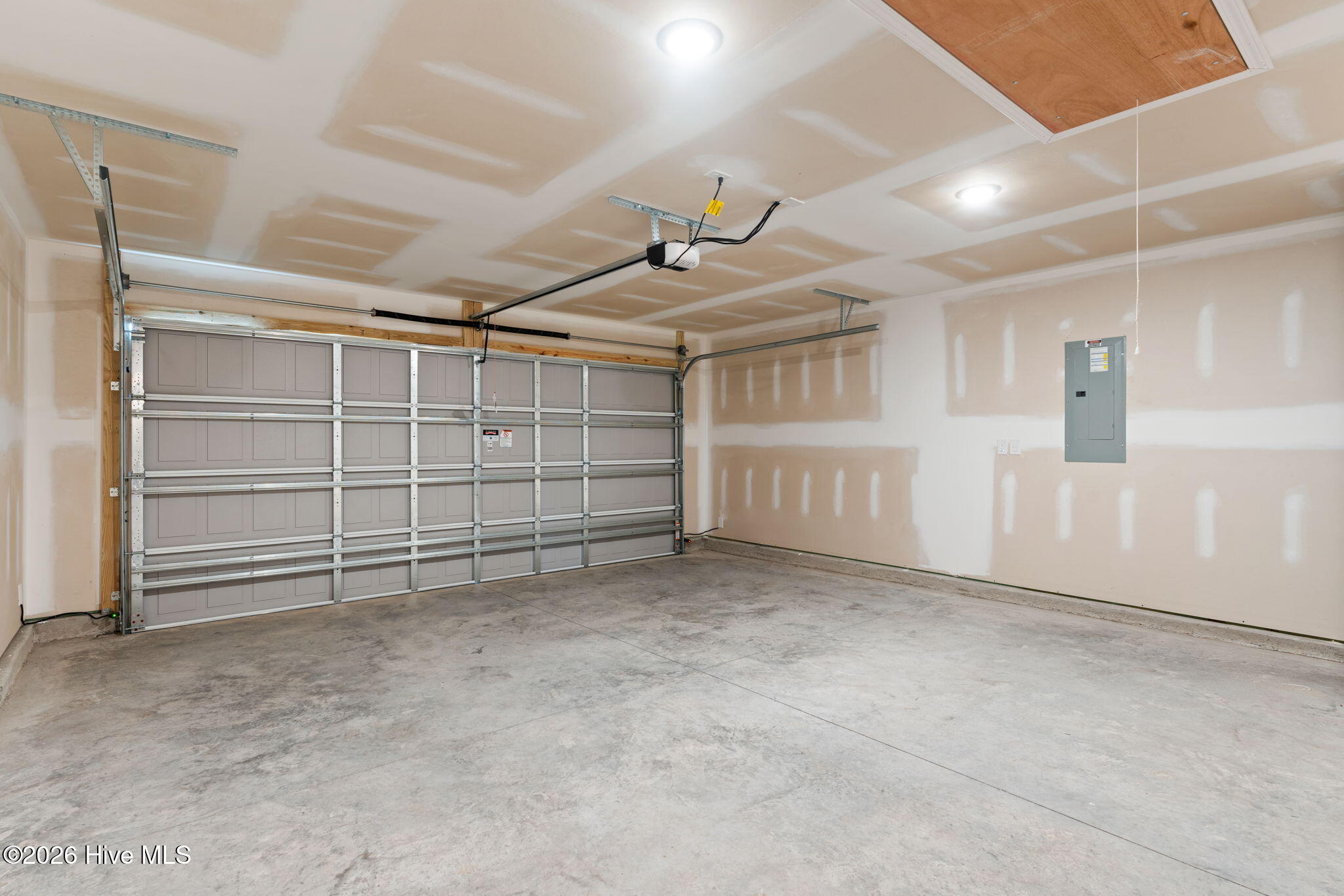 100549751 | Photo 43