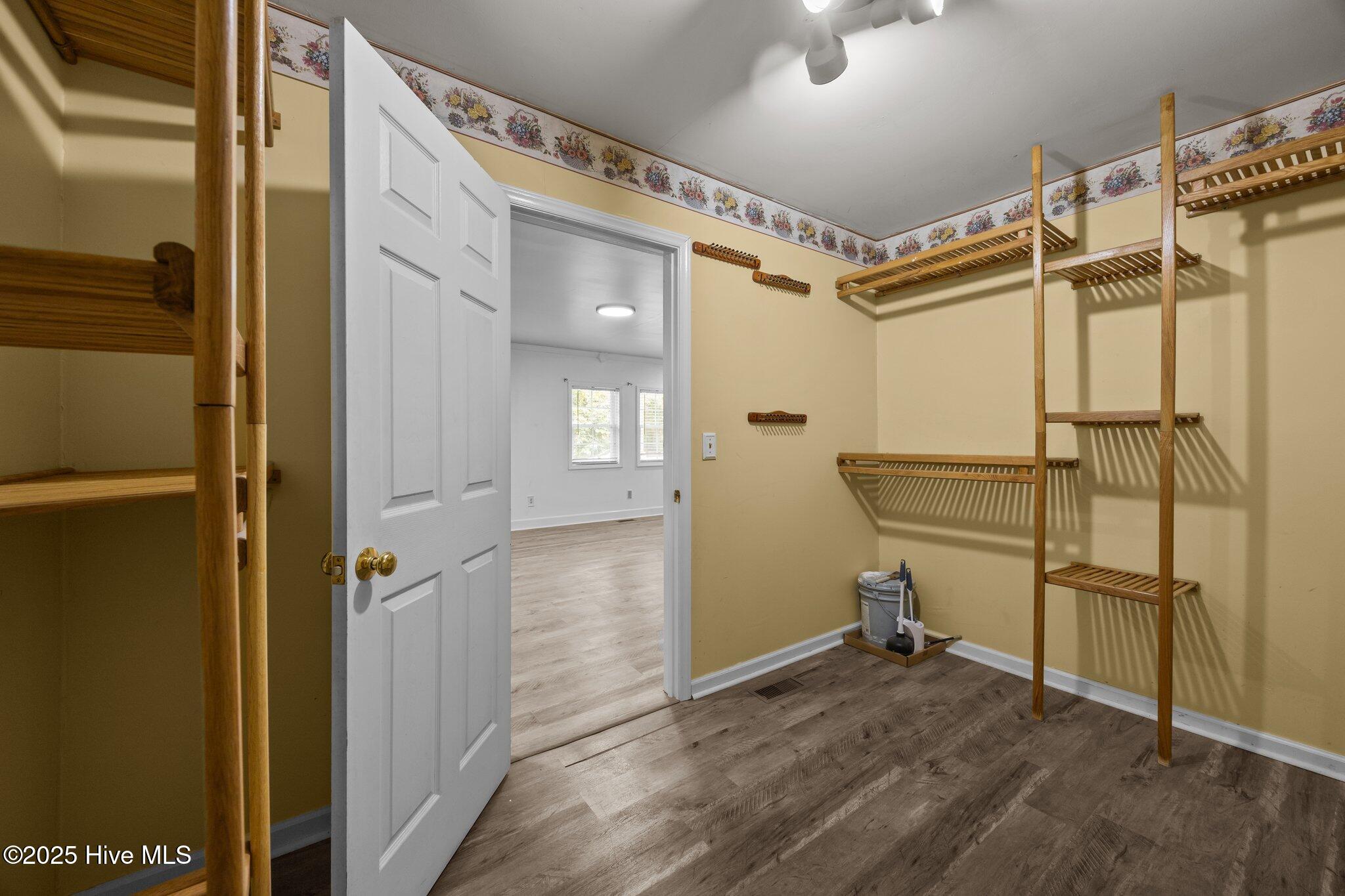 100524526 | Photo 31