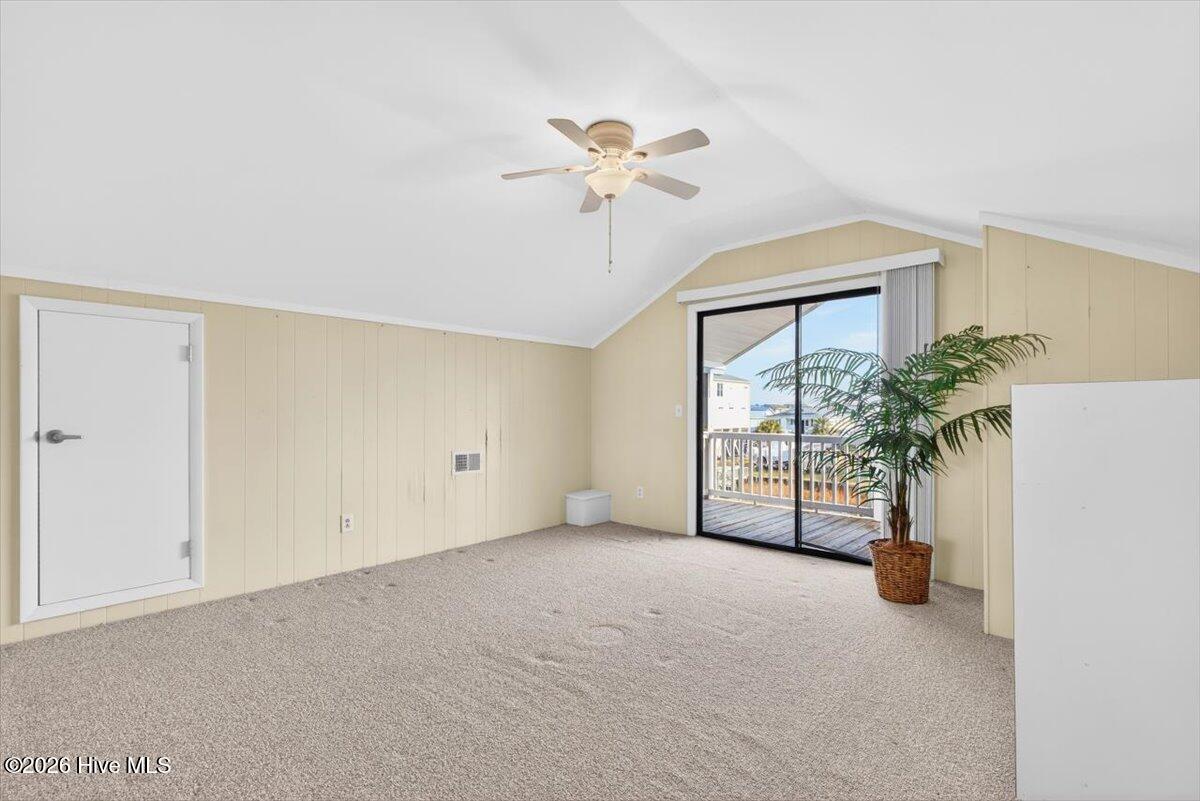 100548293 | Photo 34