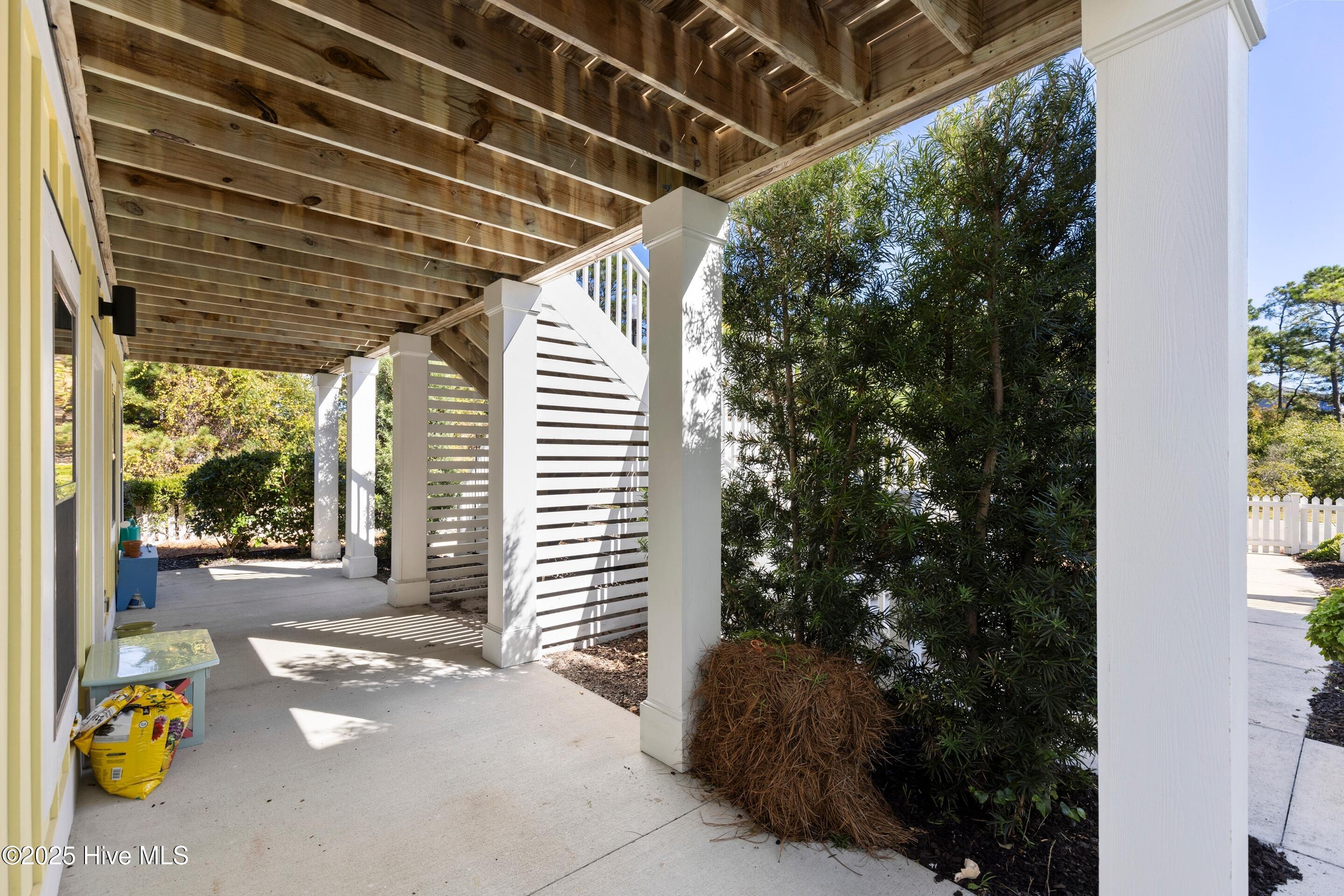 100536198 | Photo 62