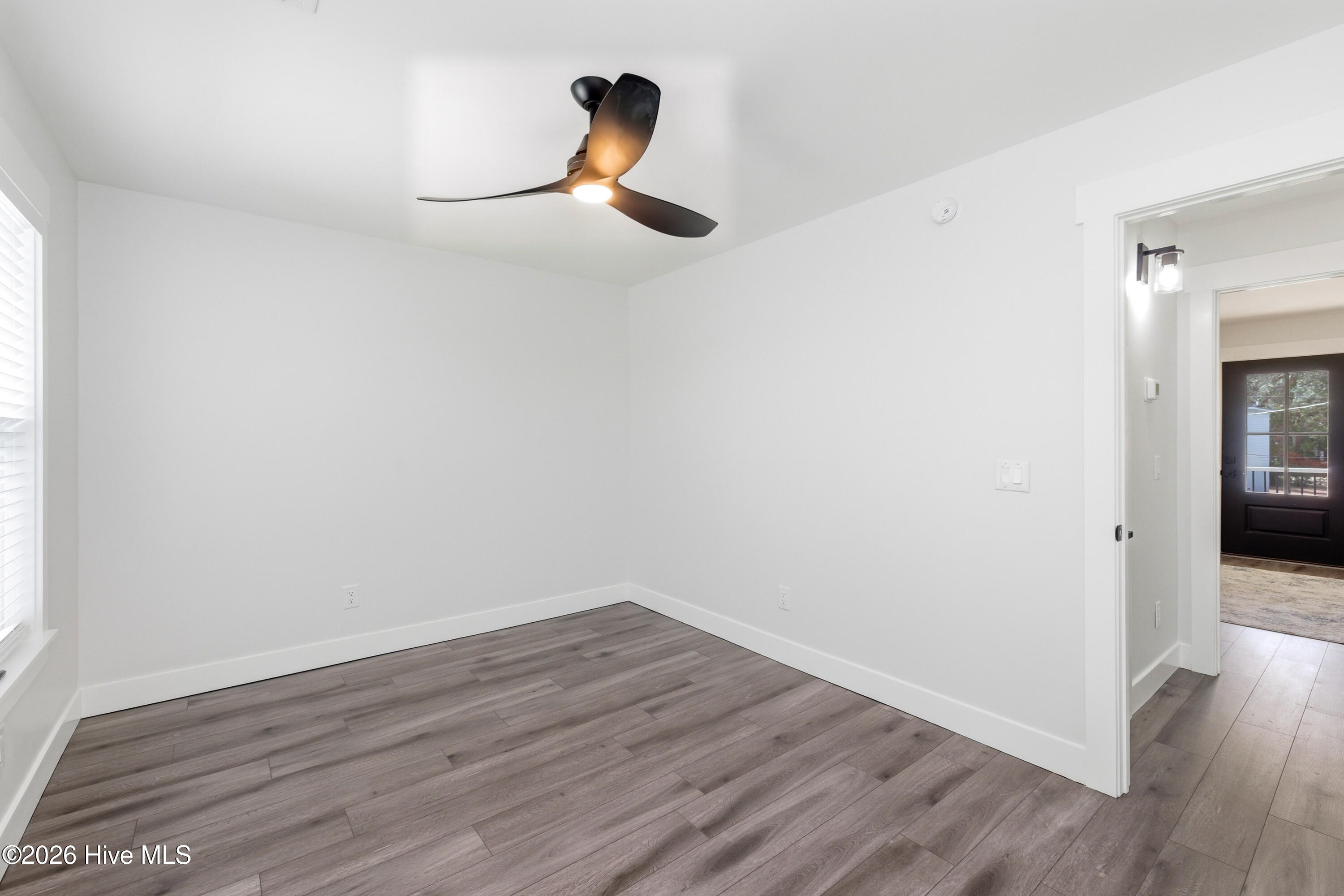 100554994 | Photo 32