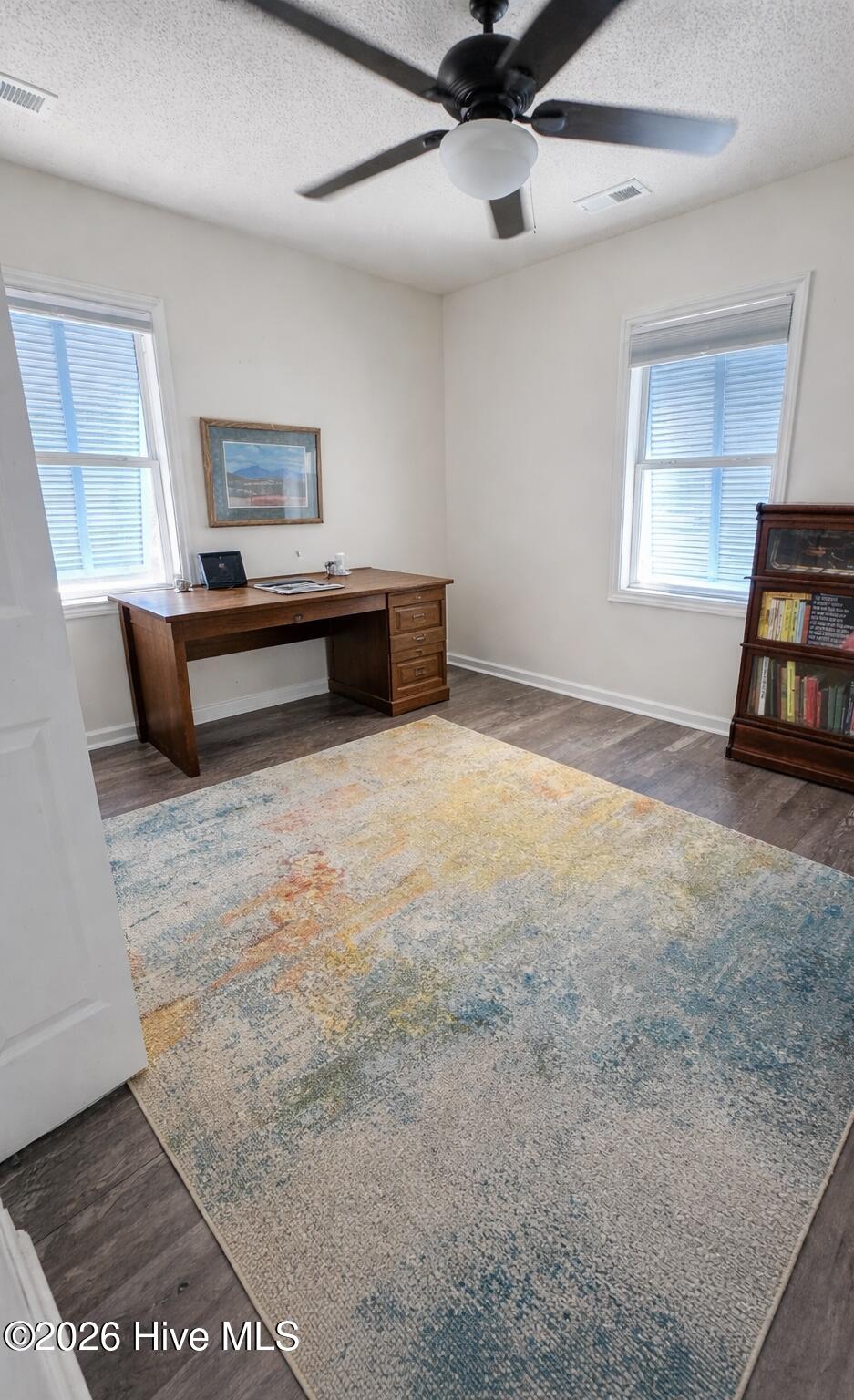 100560834 | Photo 26