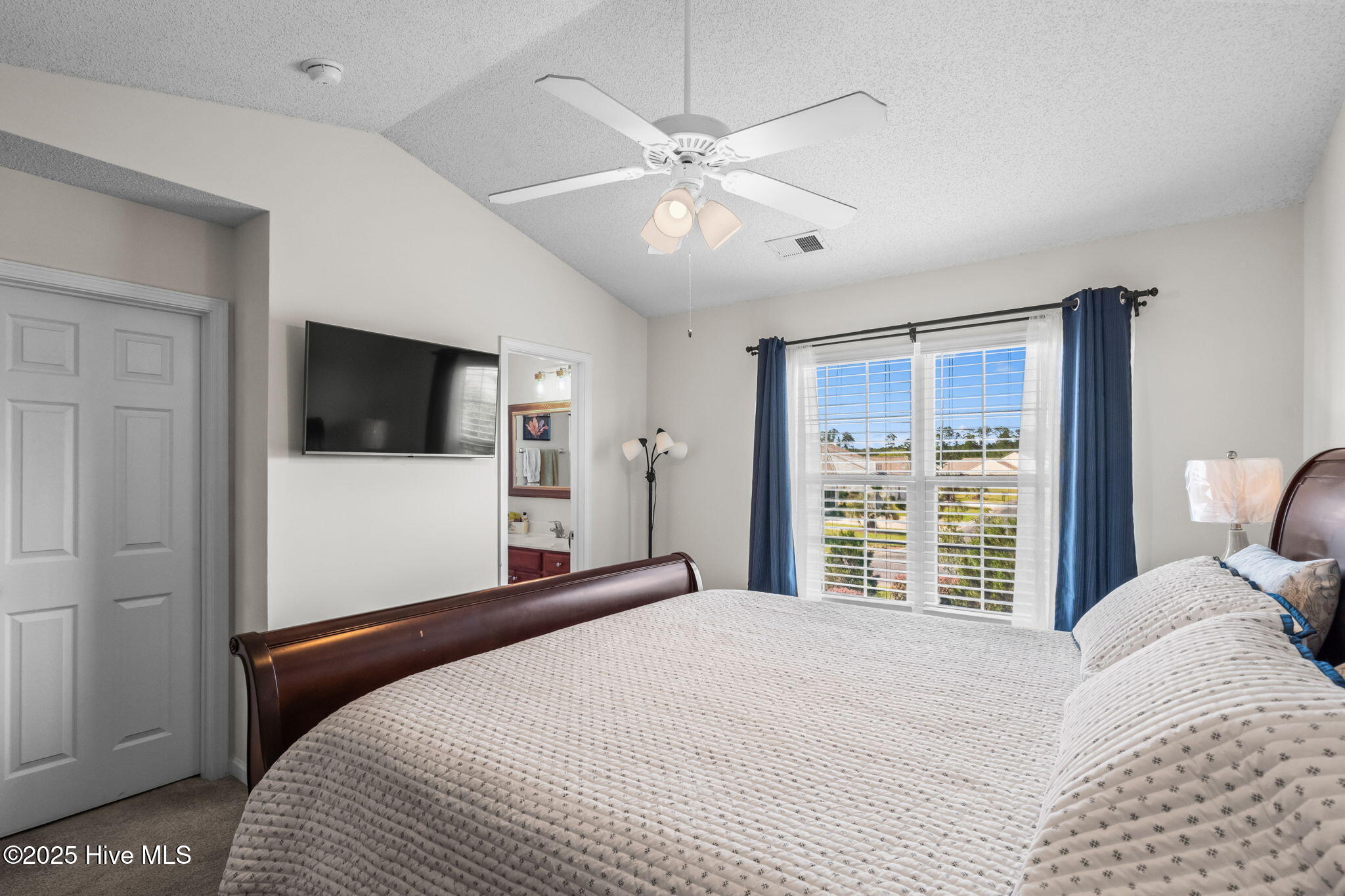 3035 Cedar Creek Lane, Carolina Shores, NC 28467 – photo 16: 30-web-or-mls-3035 Cedar Creek Ln 26