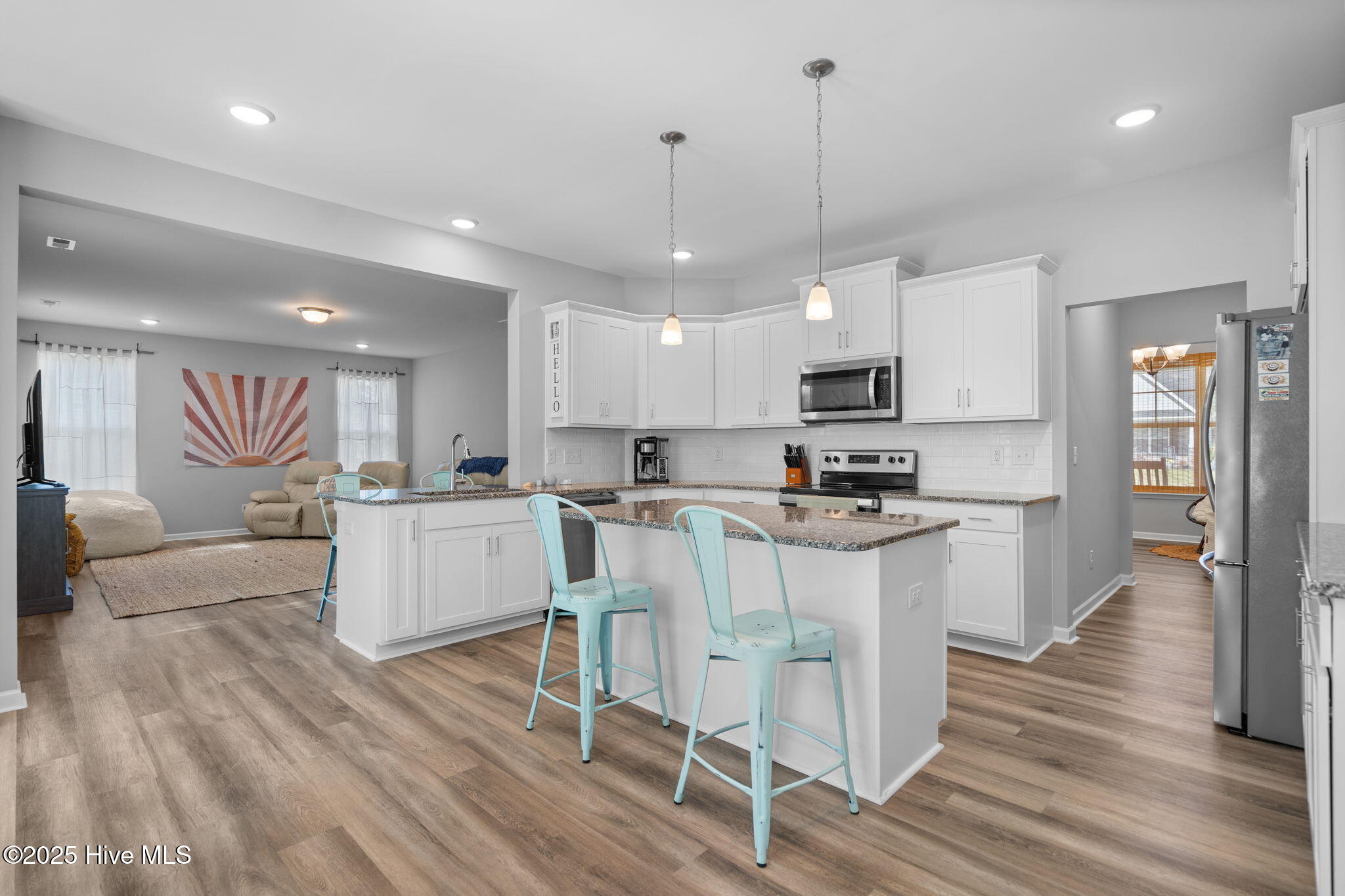 100528737 | Photo 16