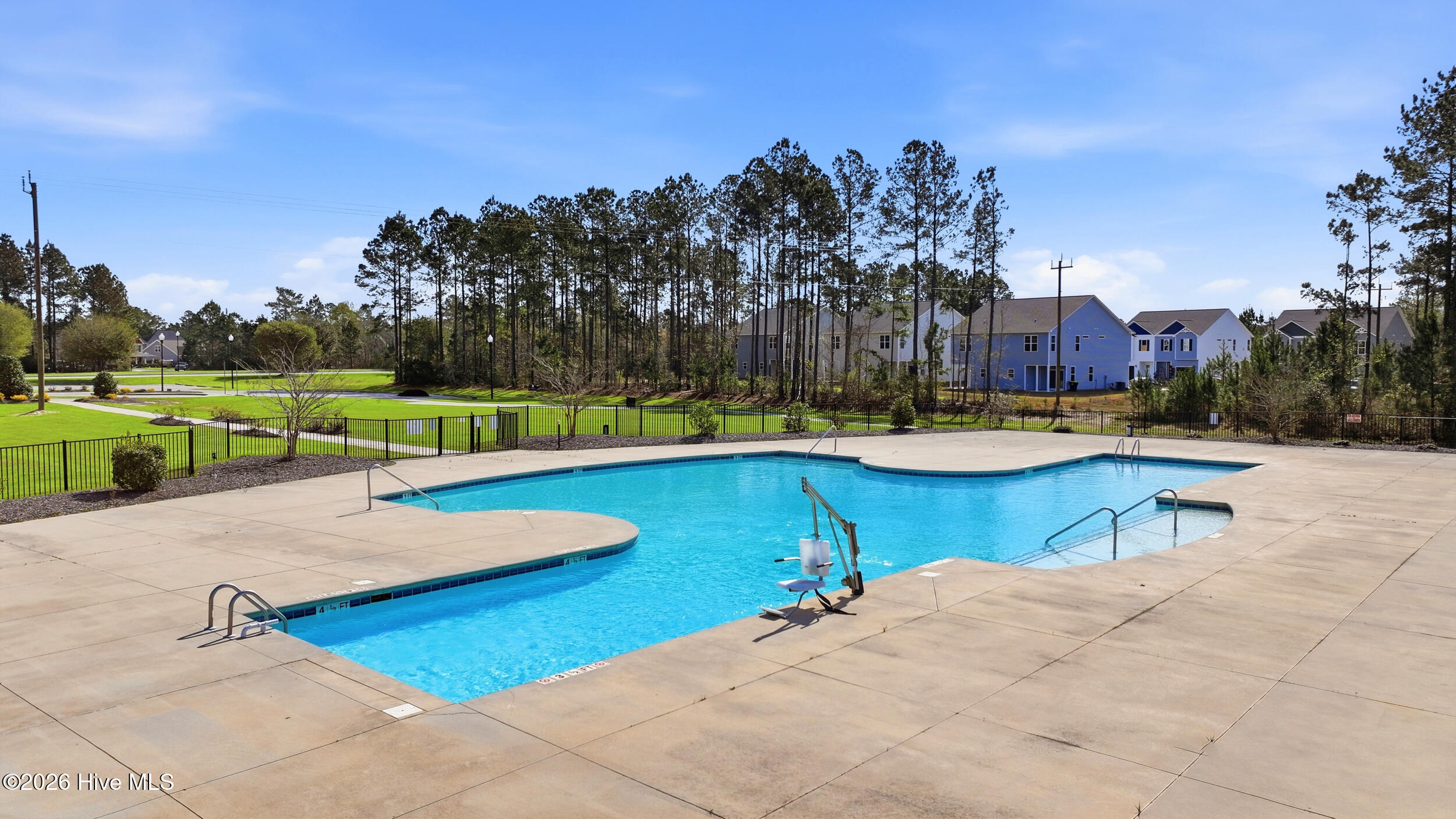 100567654 | Photo 32