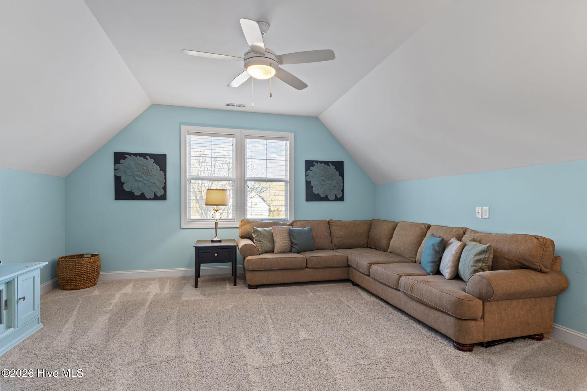 100560344 | Photo 70