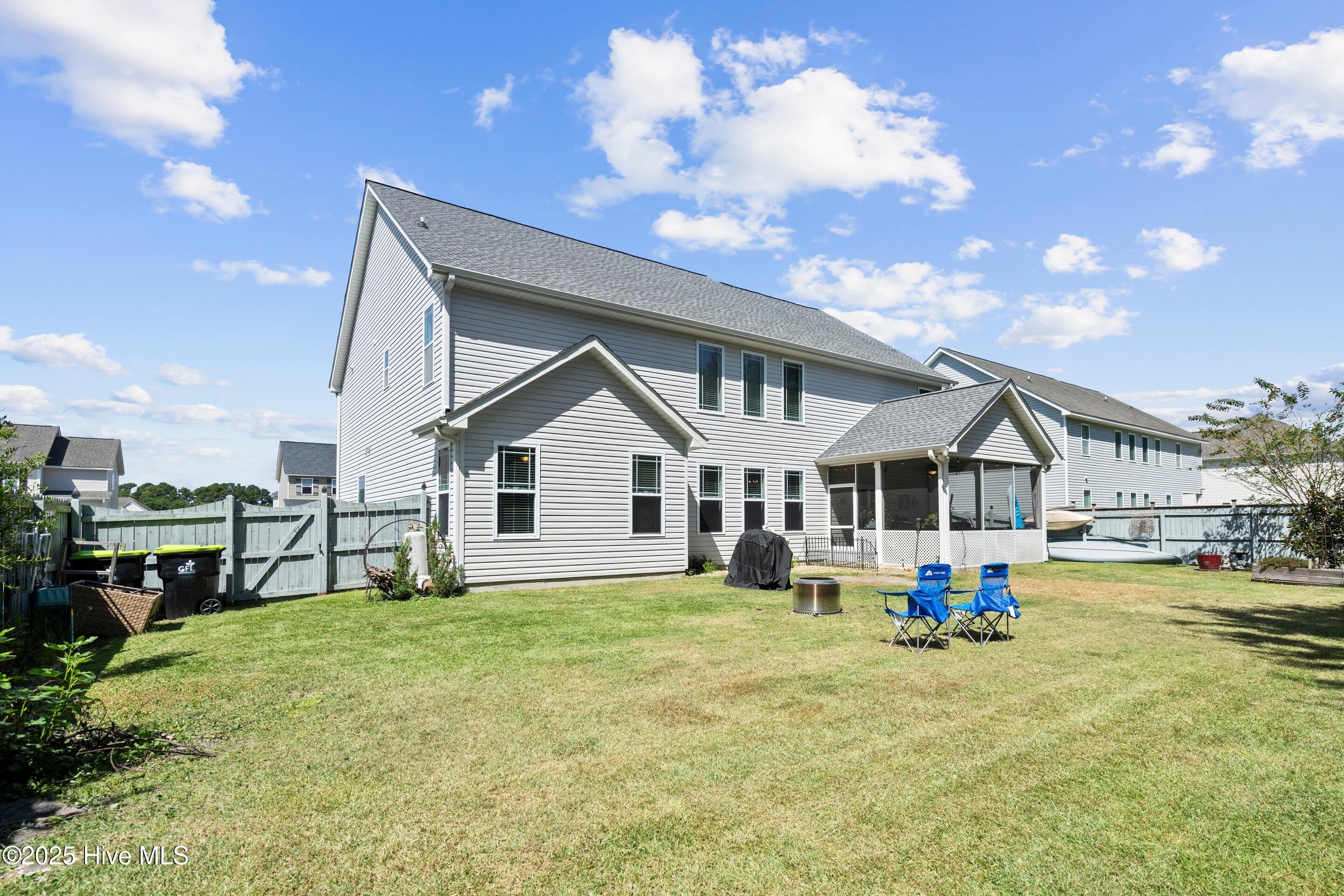 100532495 | Photo 66