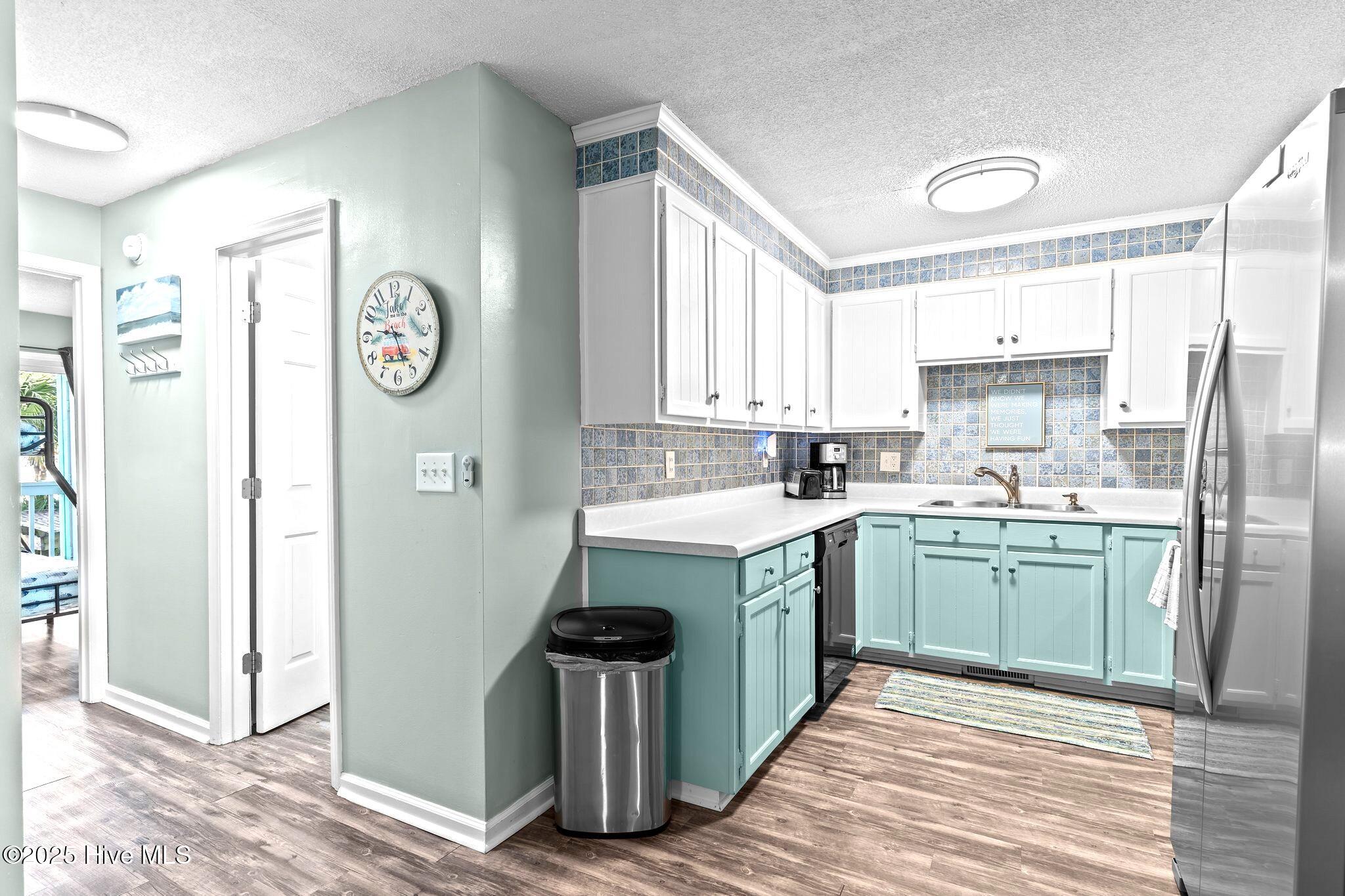 100530114 | Photo 21