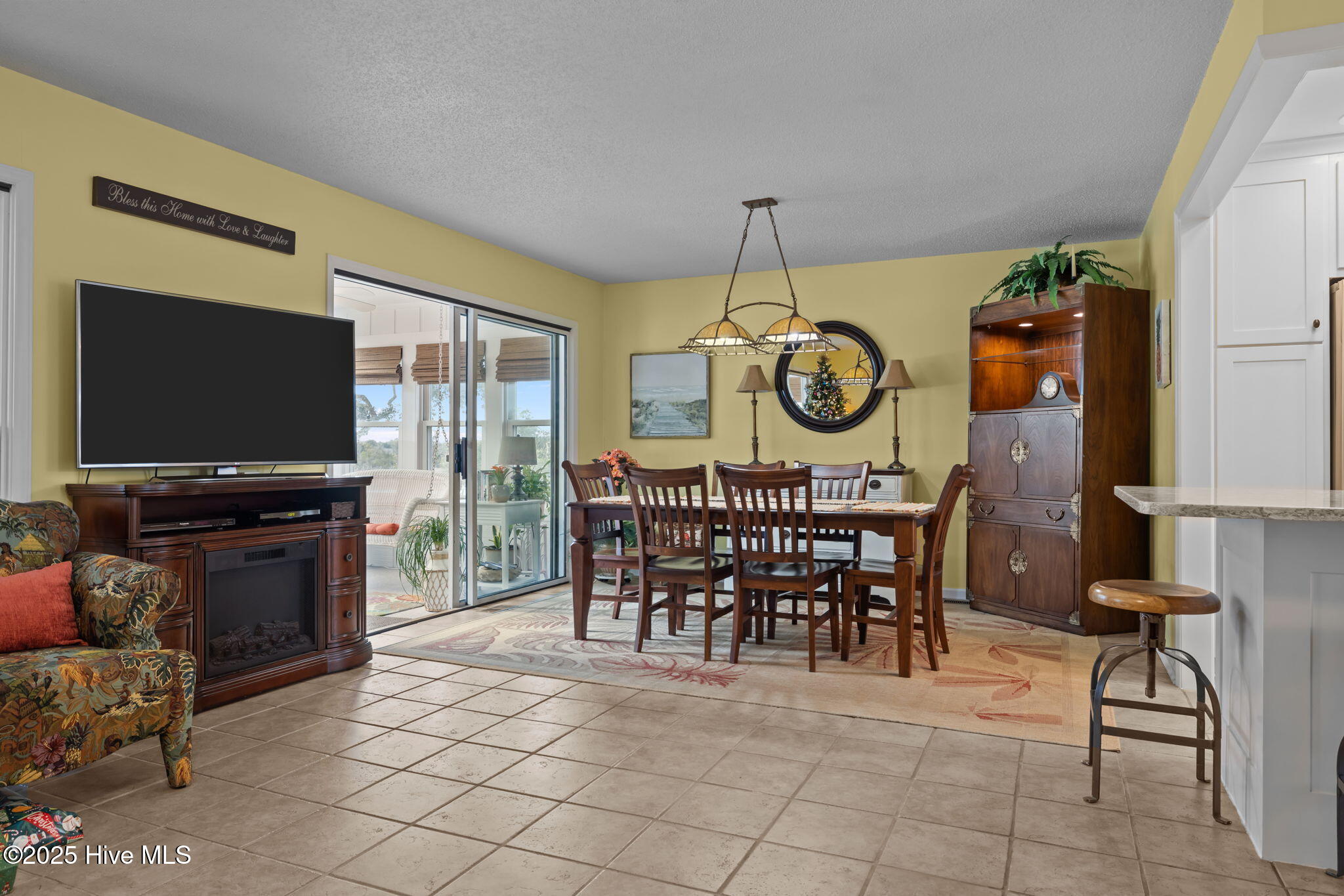 100542627 | Photo 17