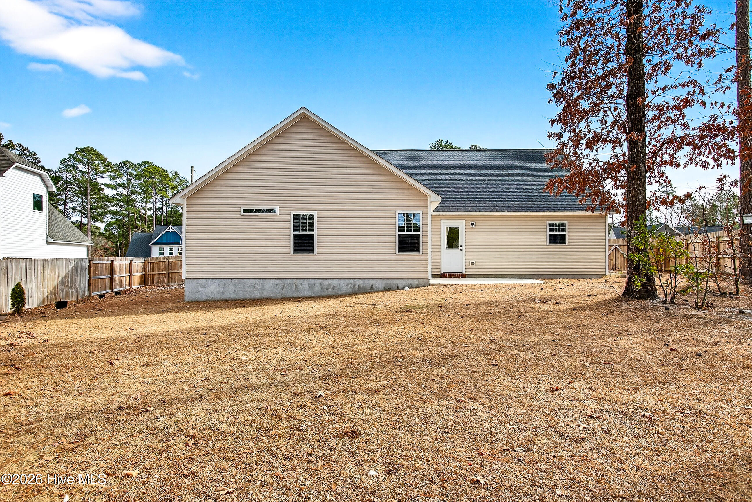 100549361 | Photo 30