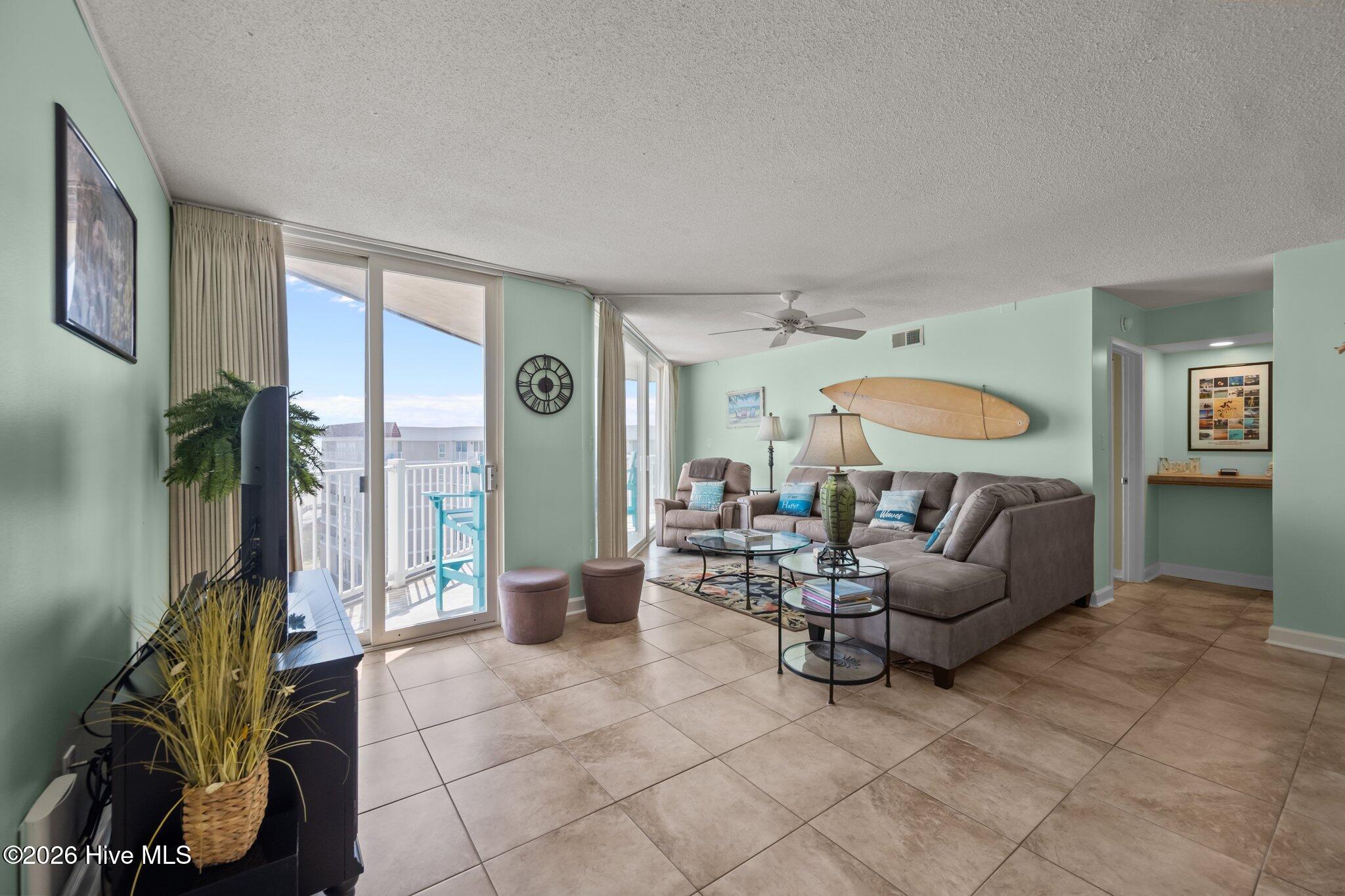 100565152 | Photo 11