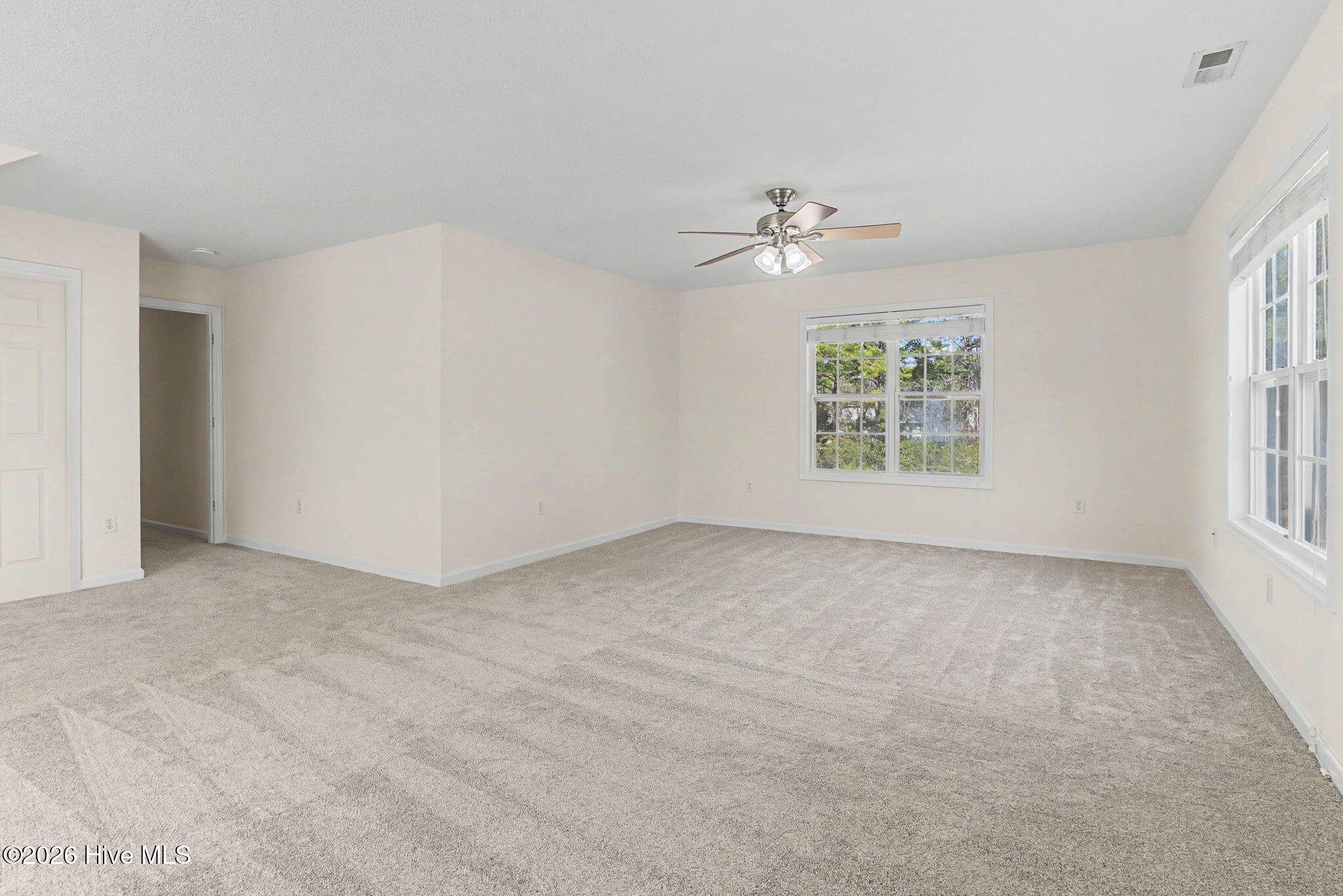 100547779 | Photo 37