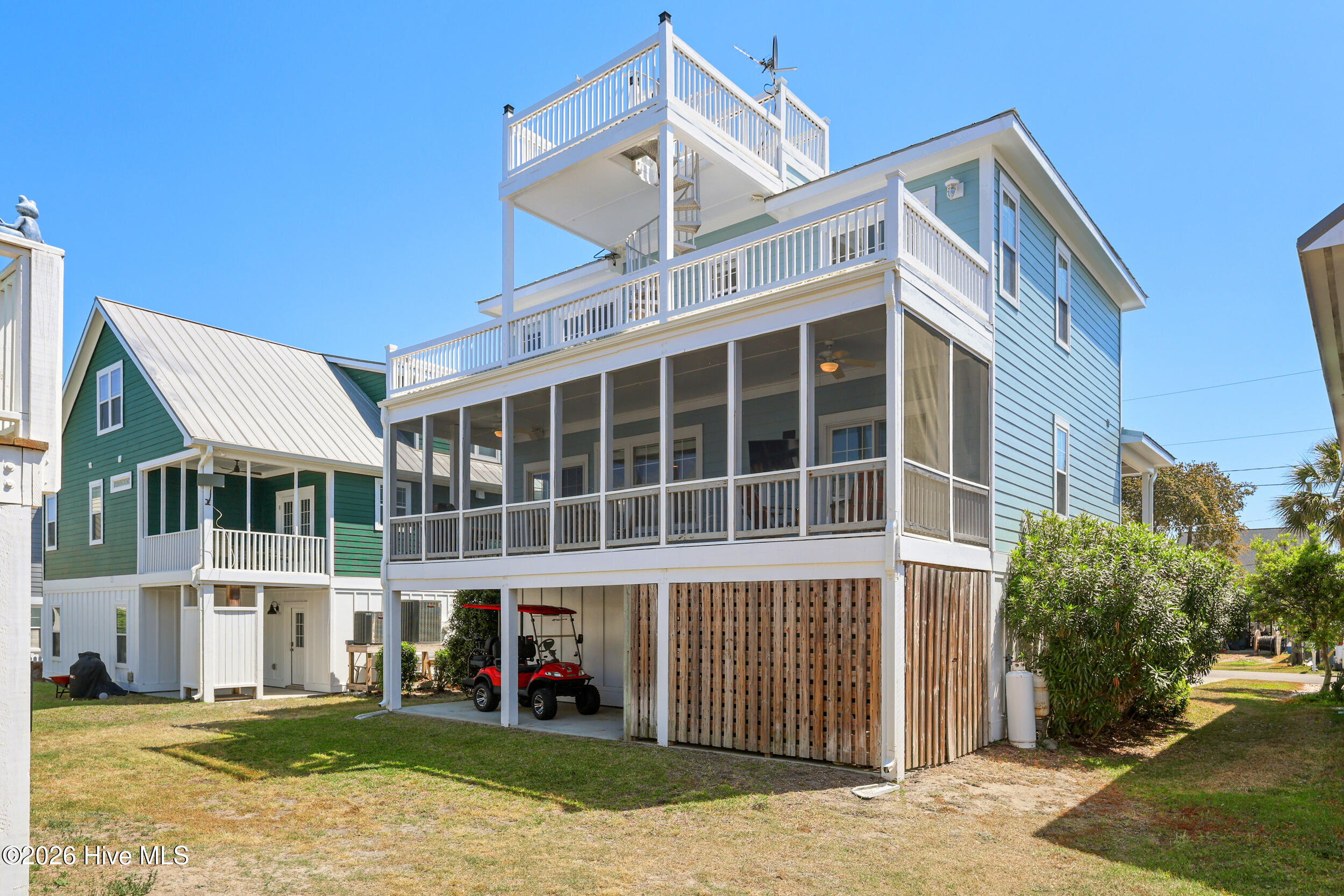 100568478 | Photo 41