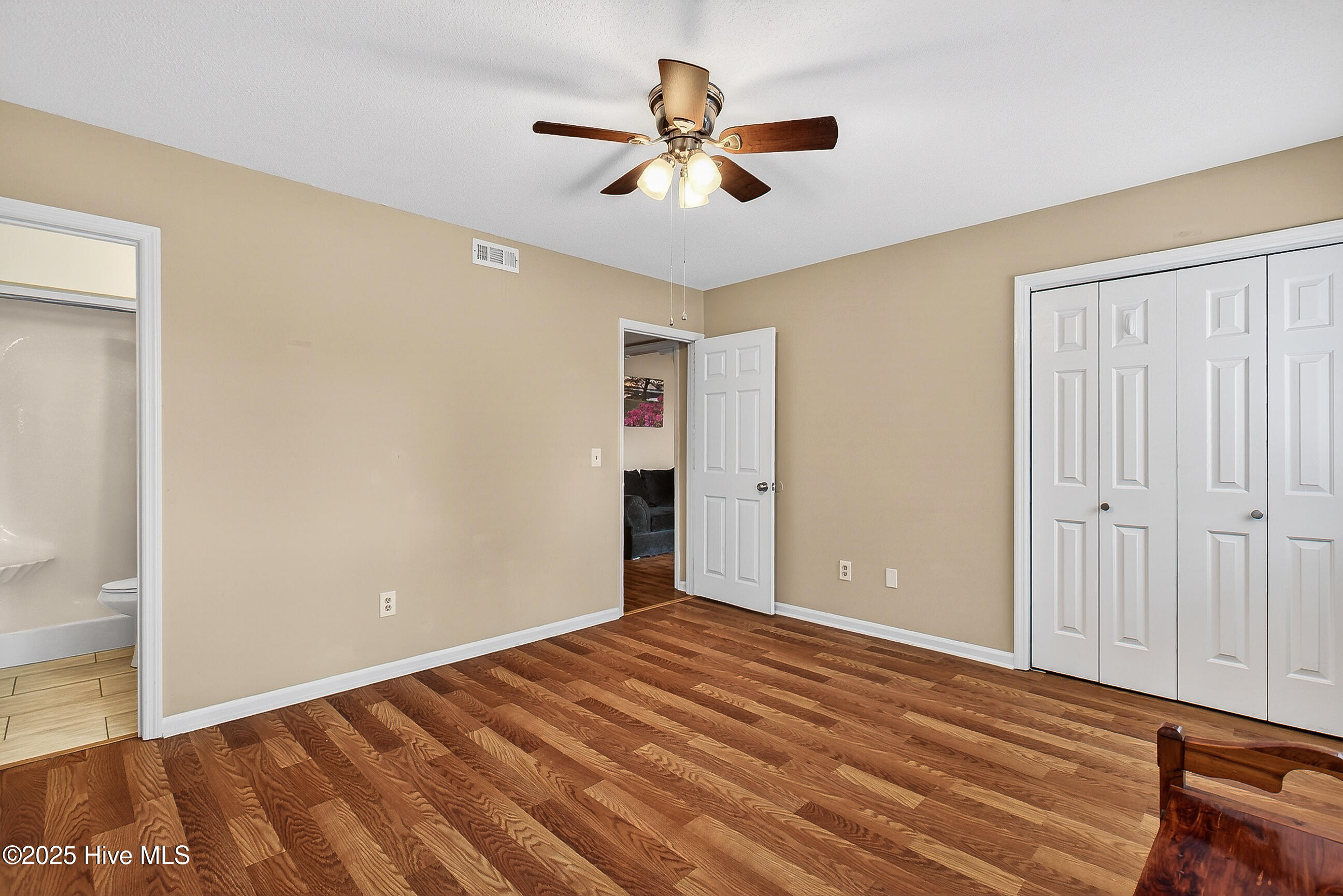 100546622 | Photo 11