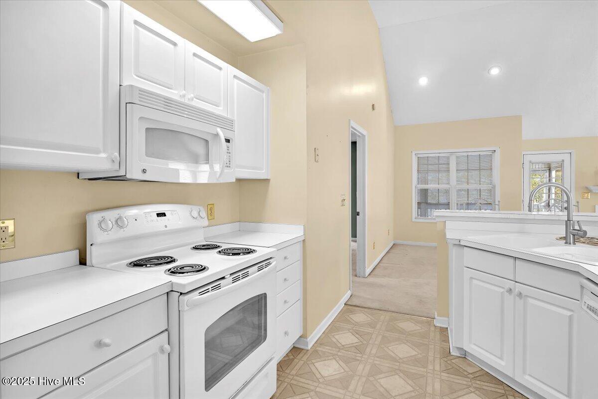 100543778 | Photo 16