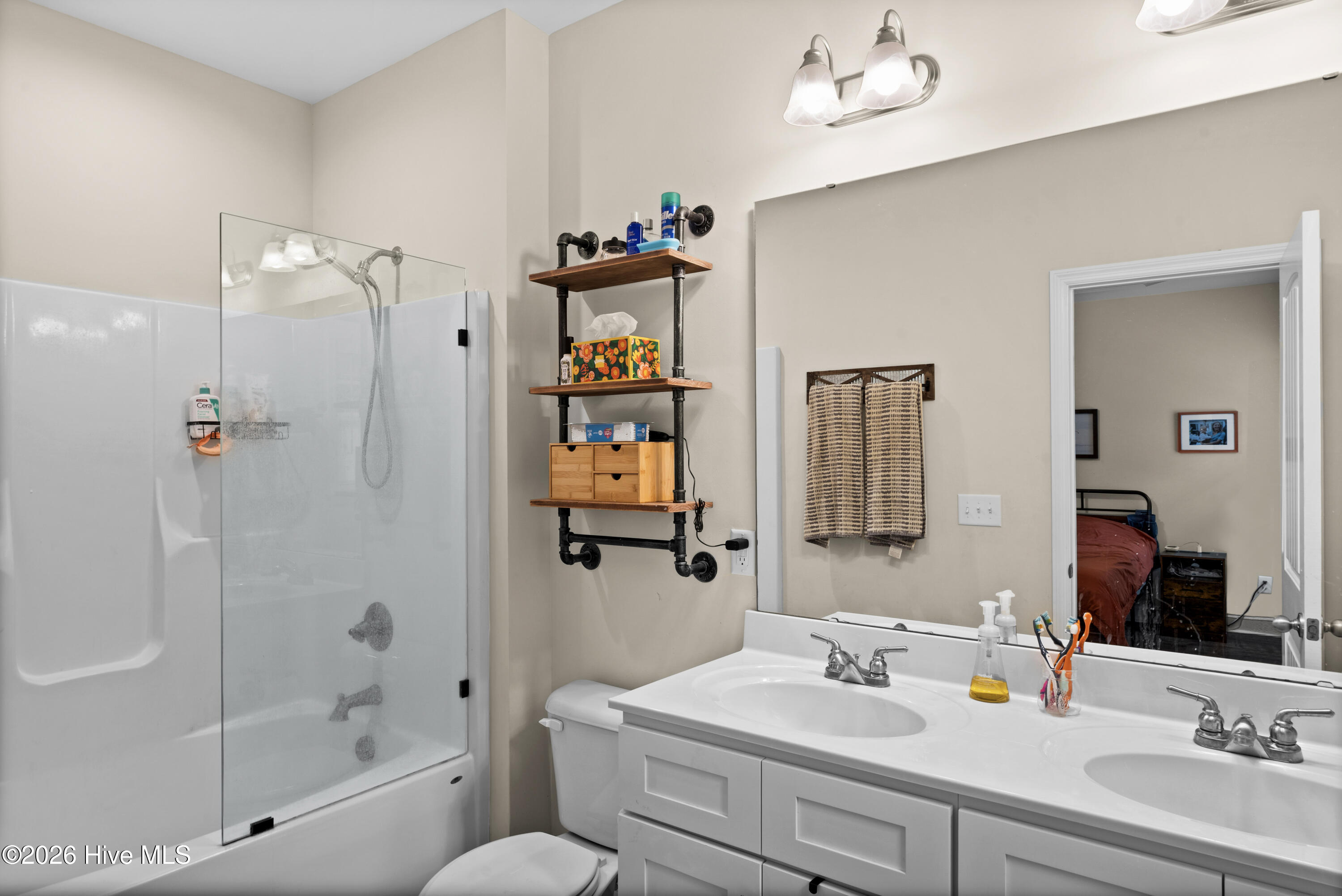 100555595 | Photo 28