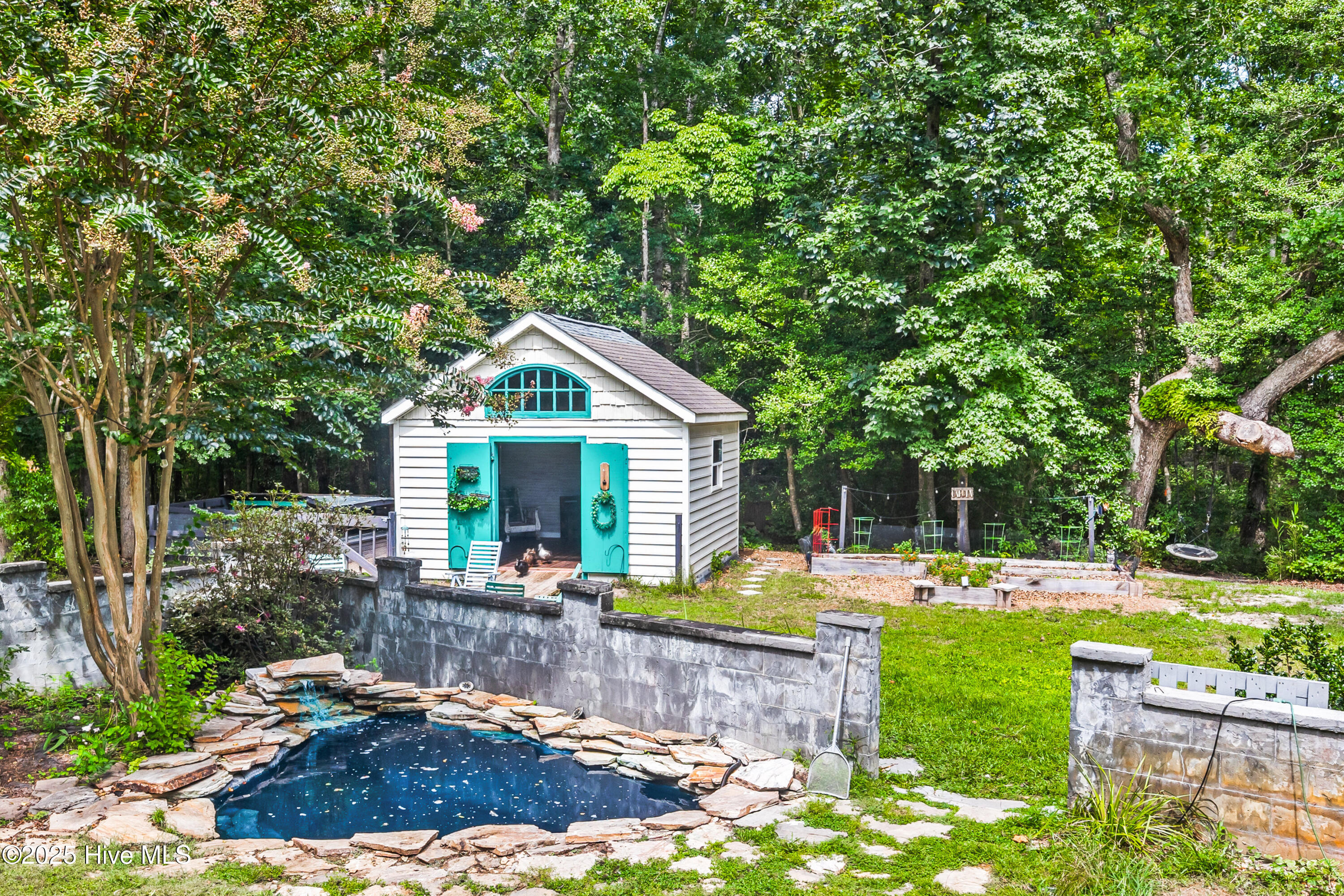 100520720 | Photo 35