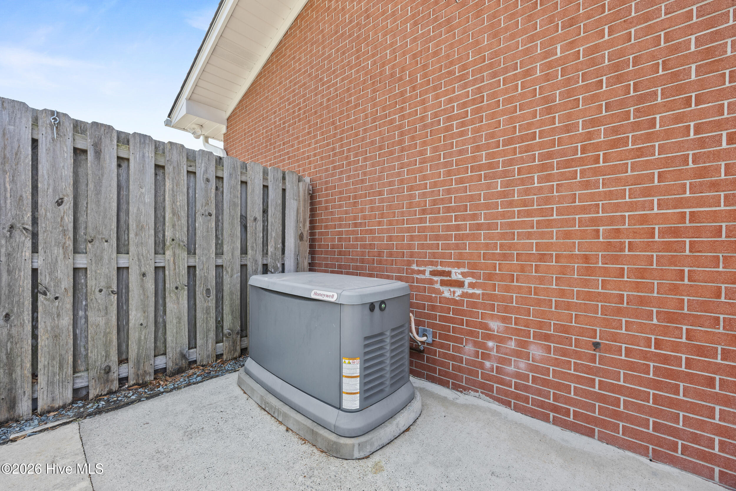 100561764 | Photo 41