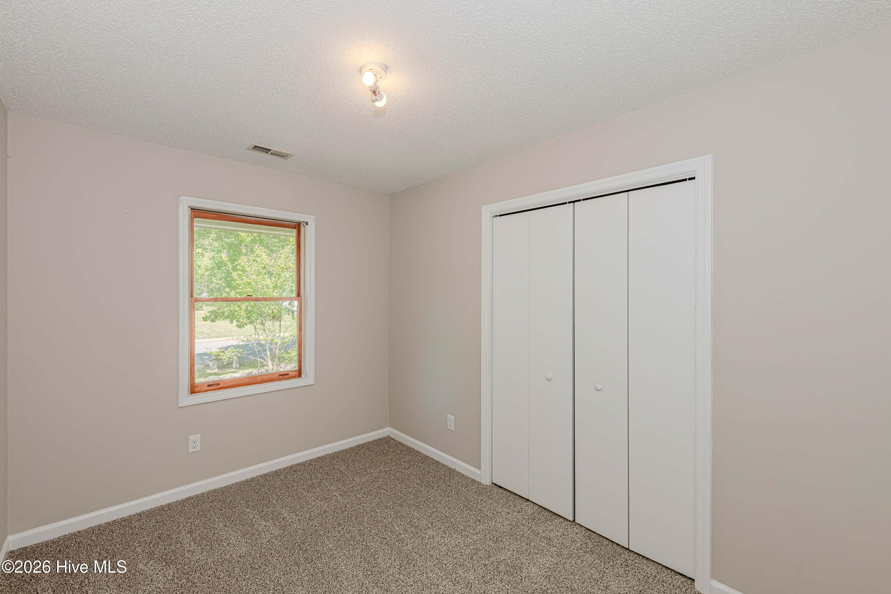 100568106 | Photo 51