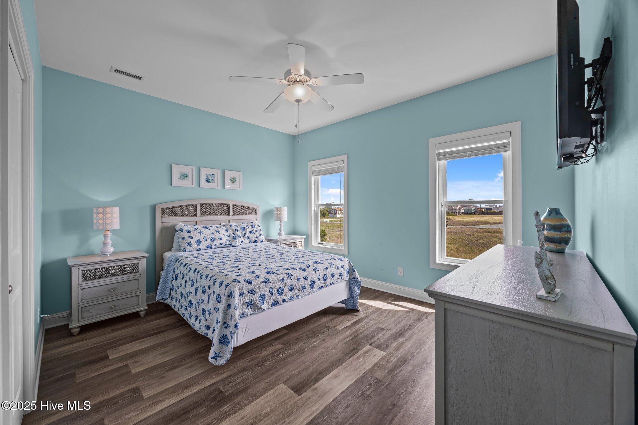 100535053 | Photo 19