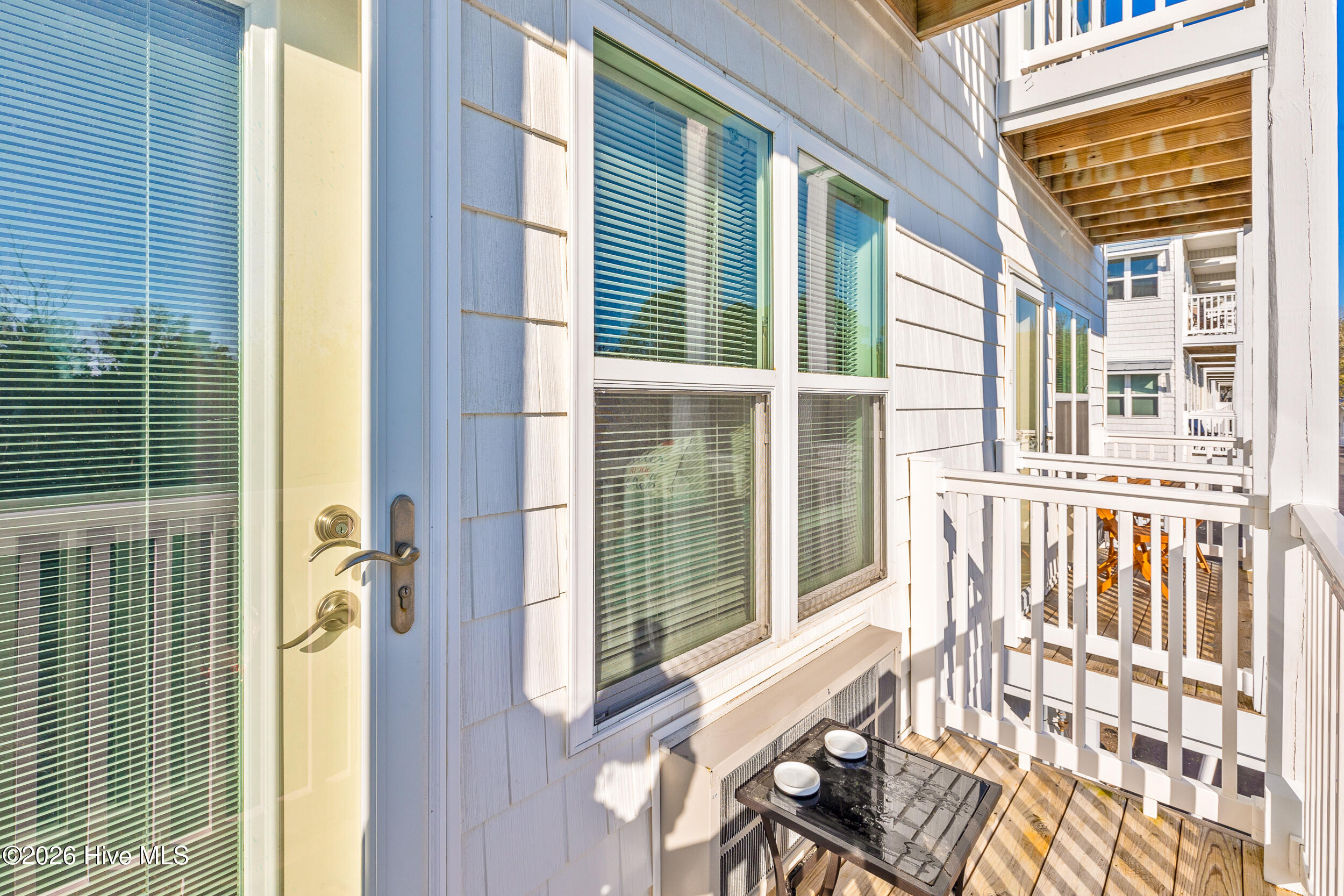 100549842 | Photo 11