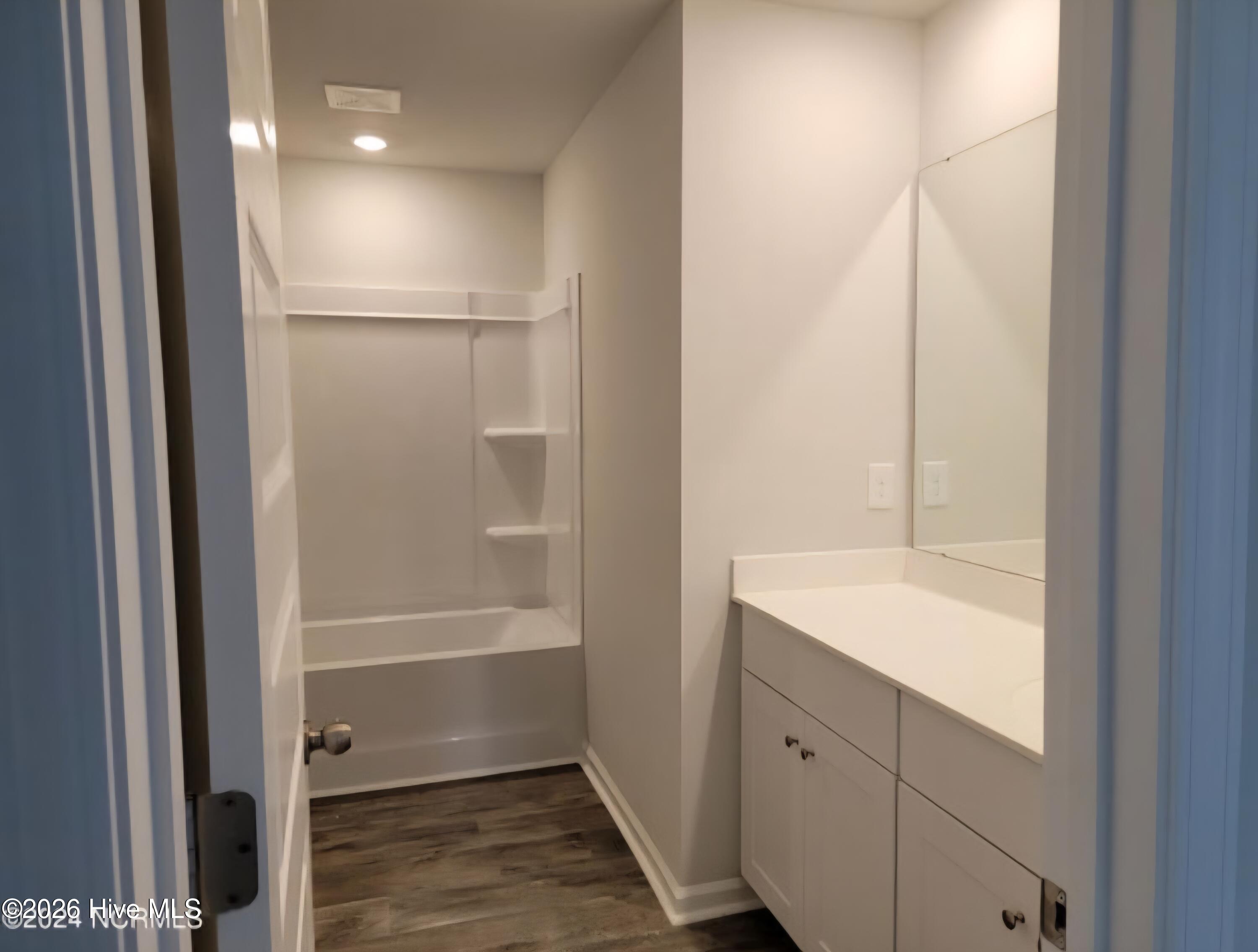 100564971 | Photo 23