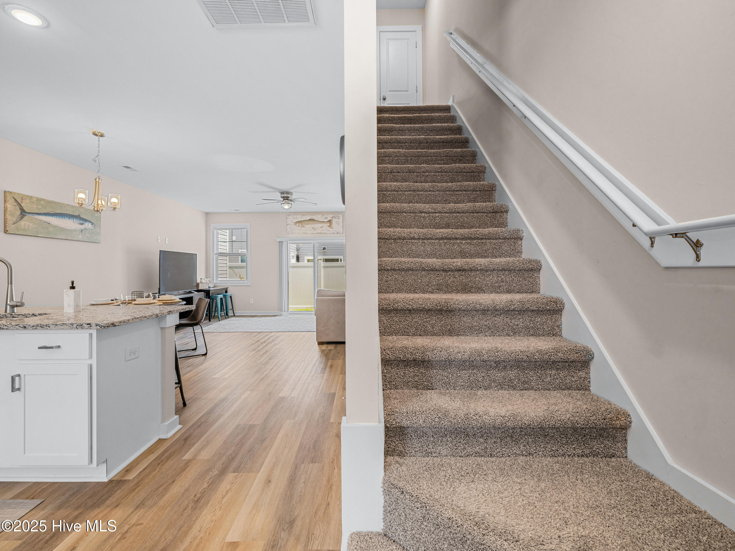 100541622 | Photo 17