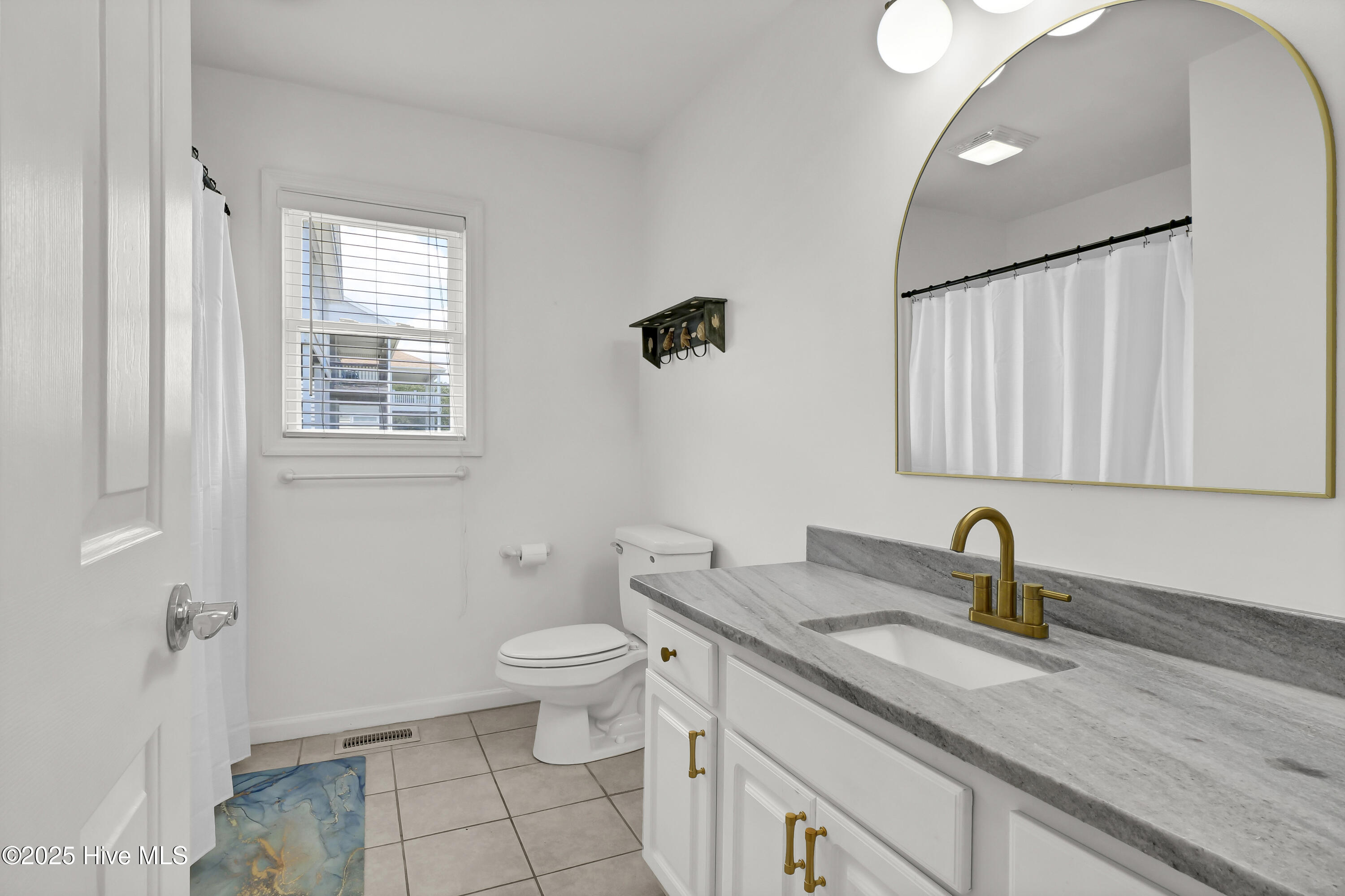 100521300 | Photo 15