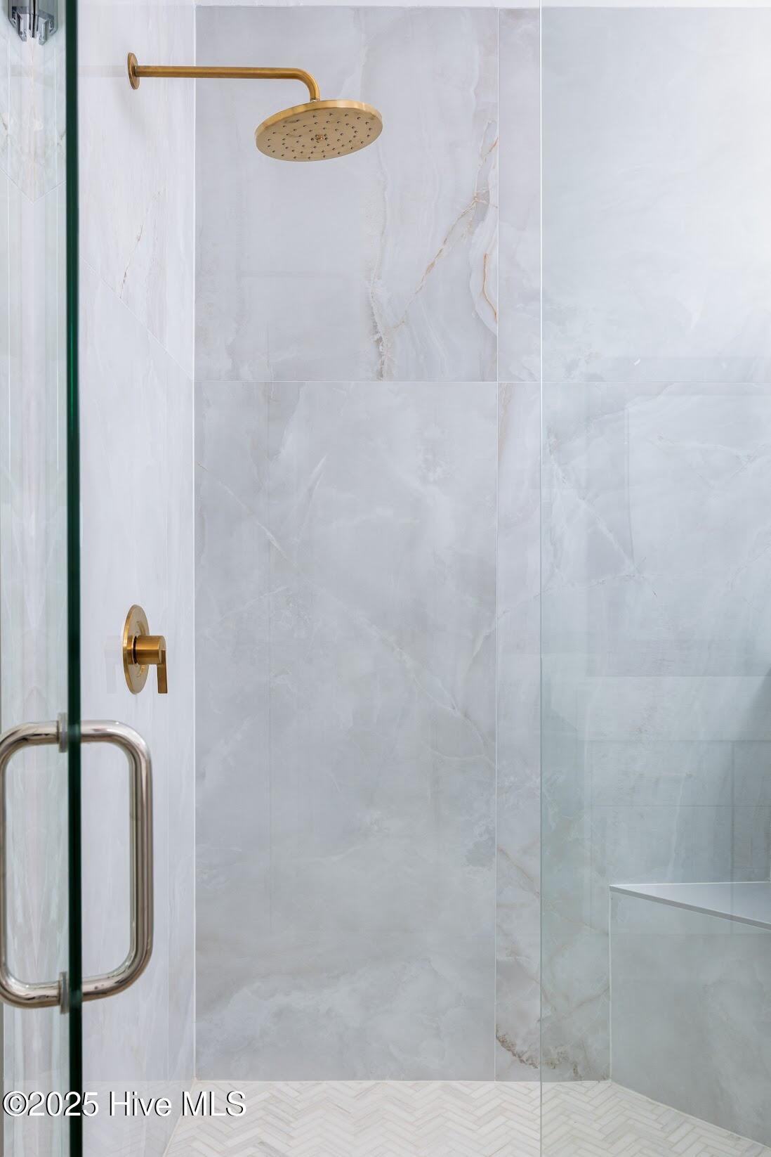 100503117 | Photo 23