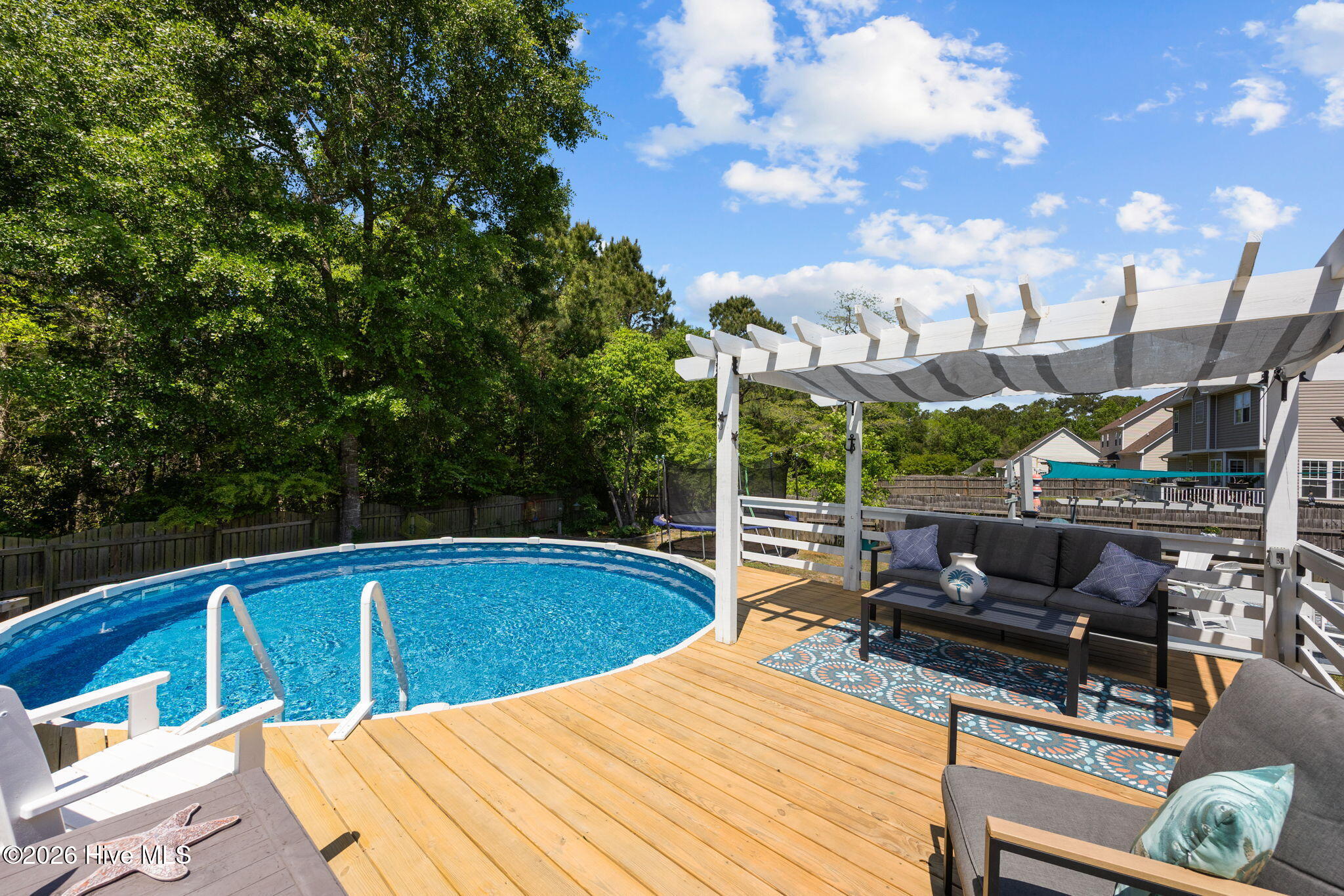 100568672 | Photo 11