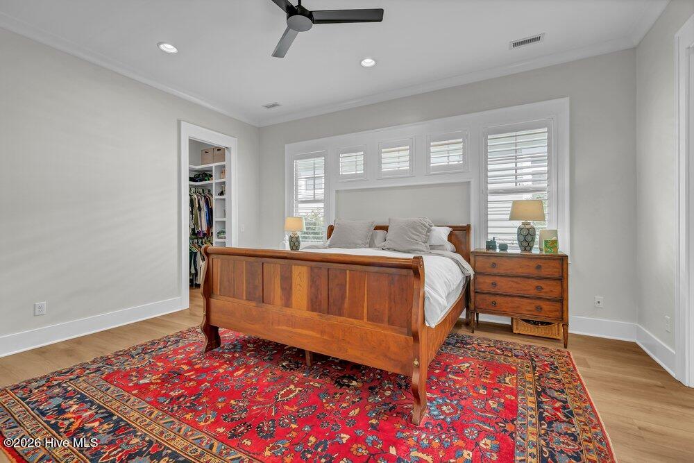 100561379 | Photo 18