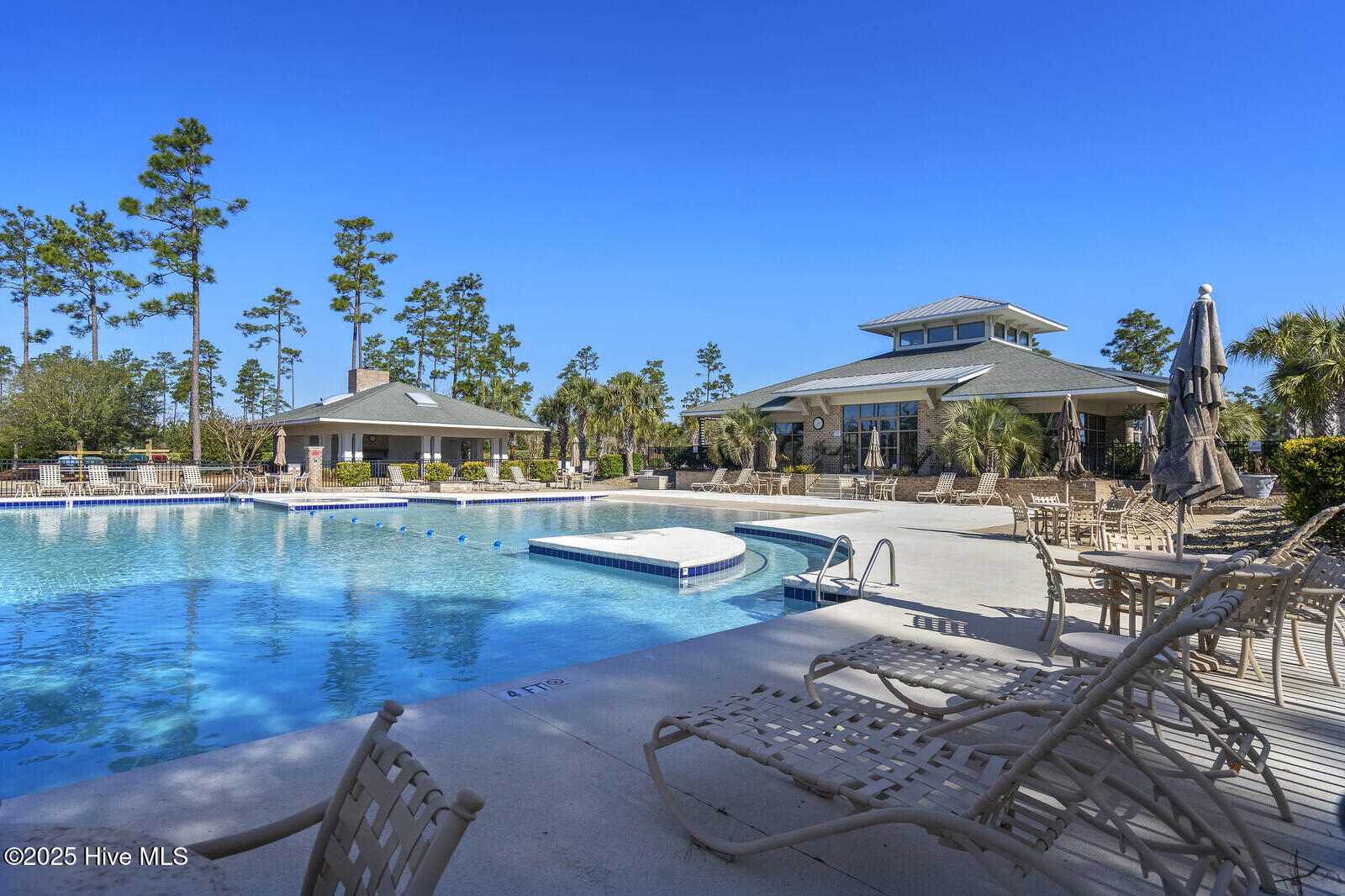 100471796 | Photo 43