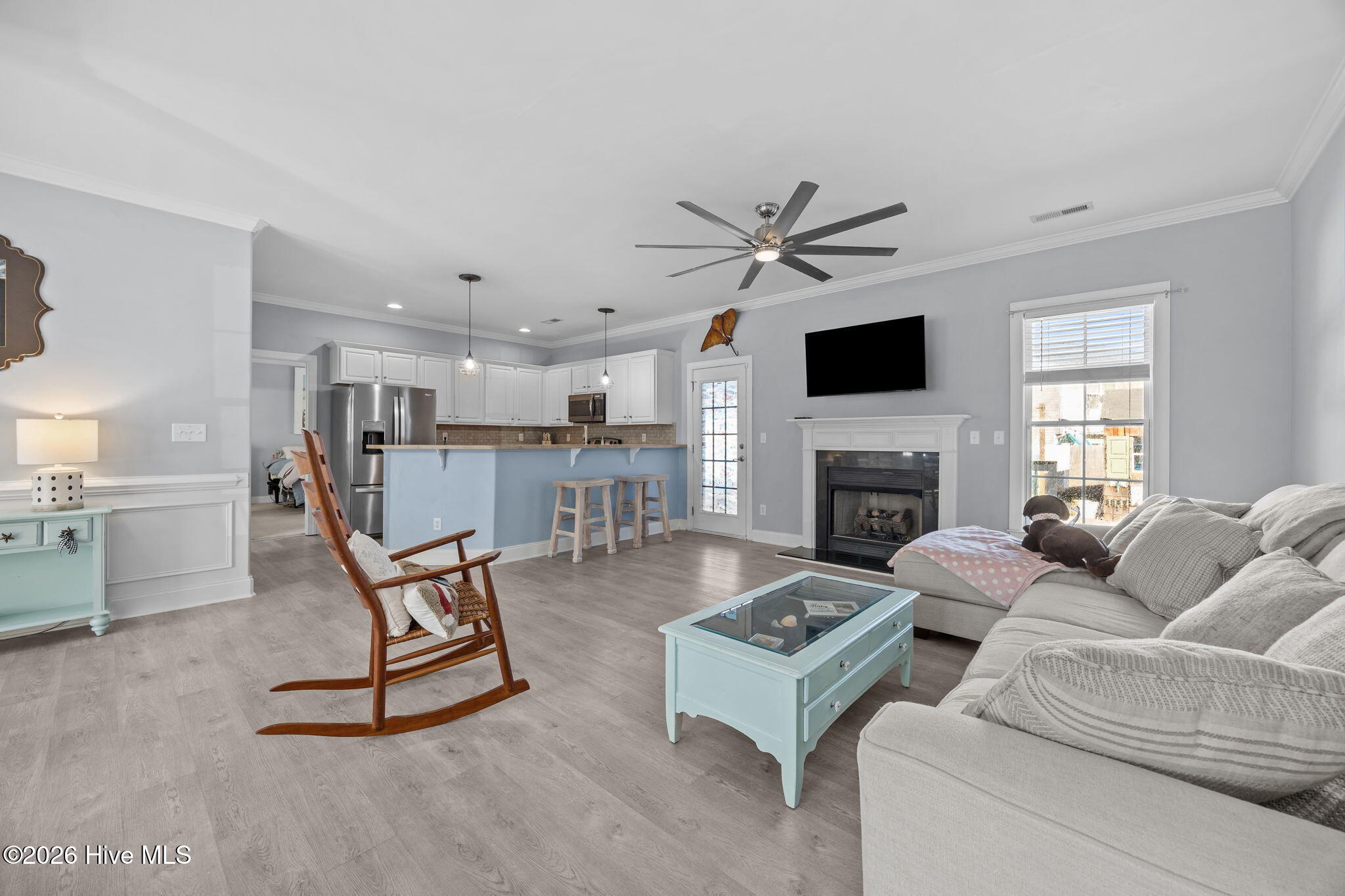 100548073 | Photo 11