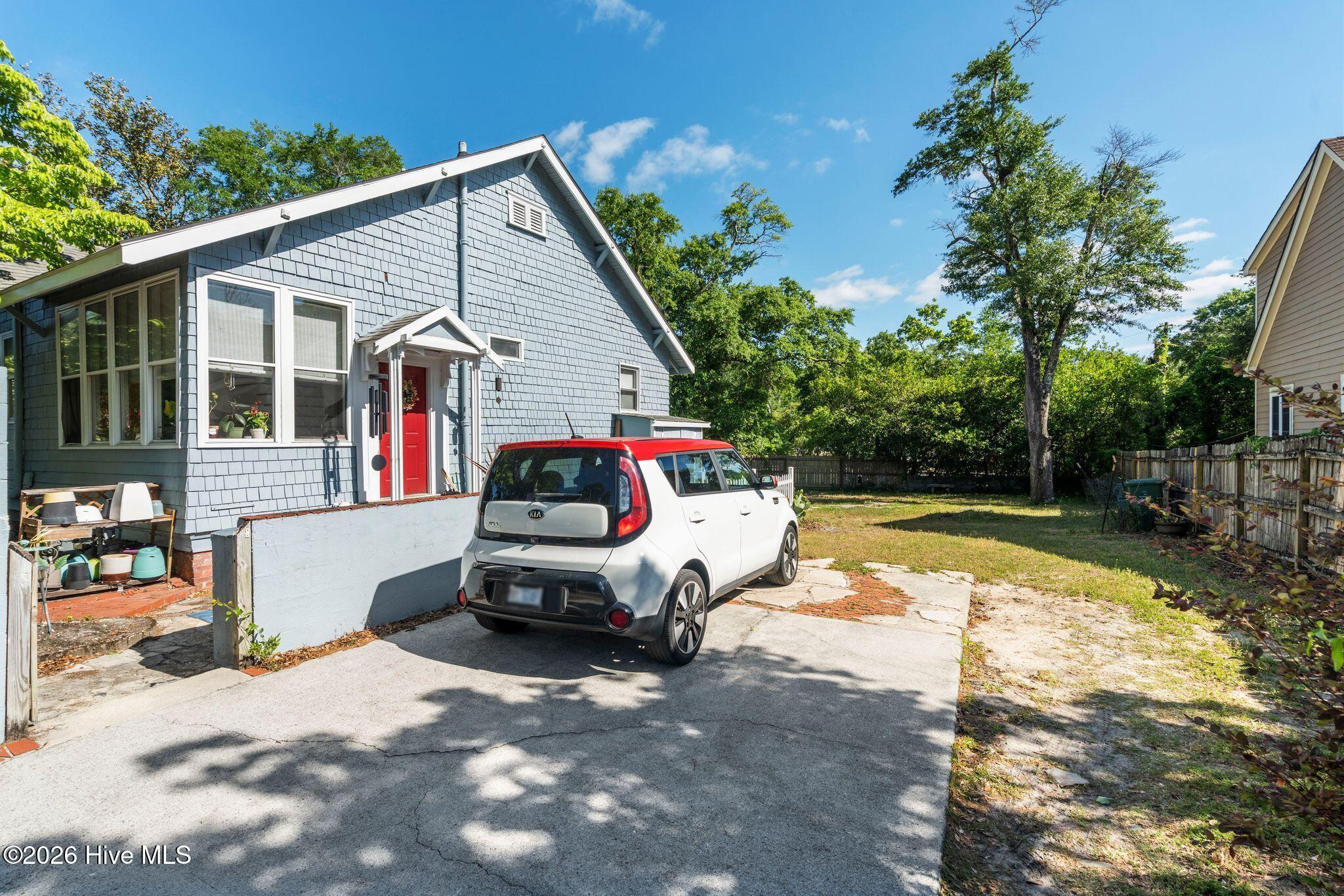 100570327 | Photo 57