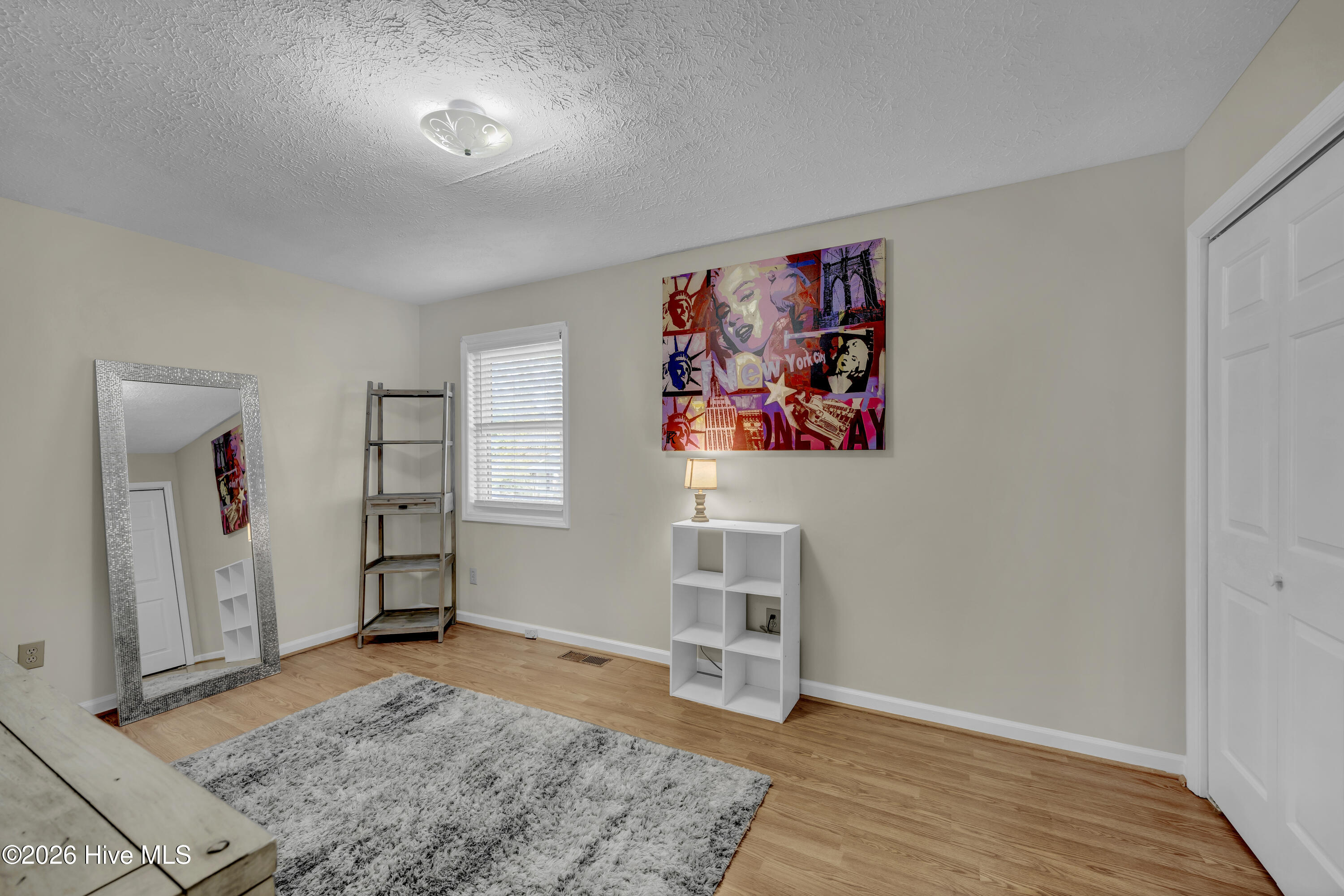 100550839 | Photo 38