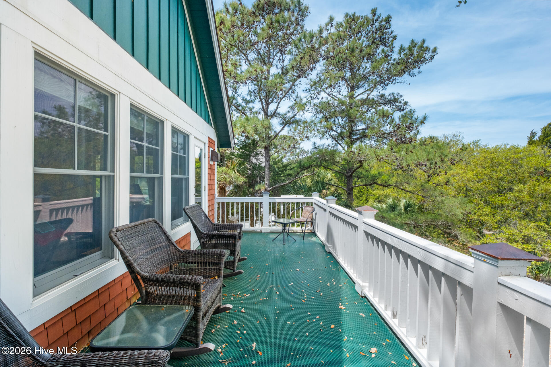 100567866 | Photo 35