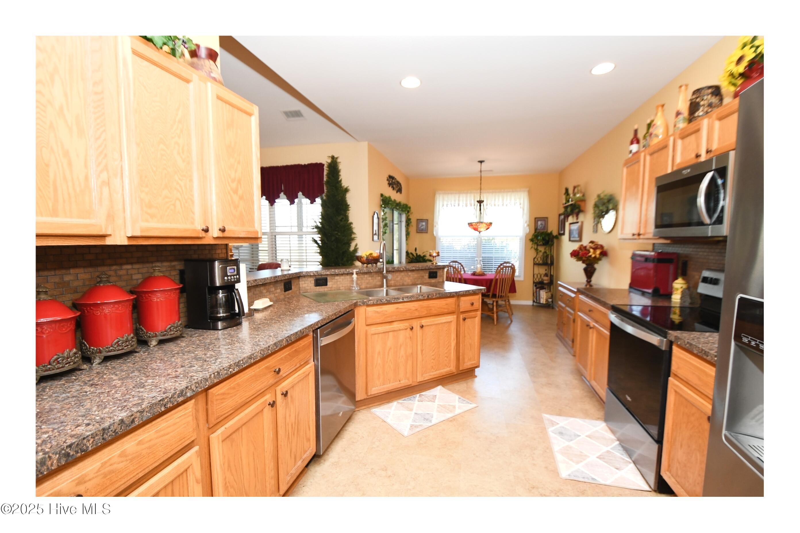 100541260 | Photo 10