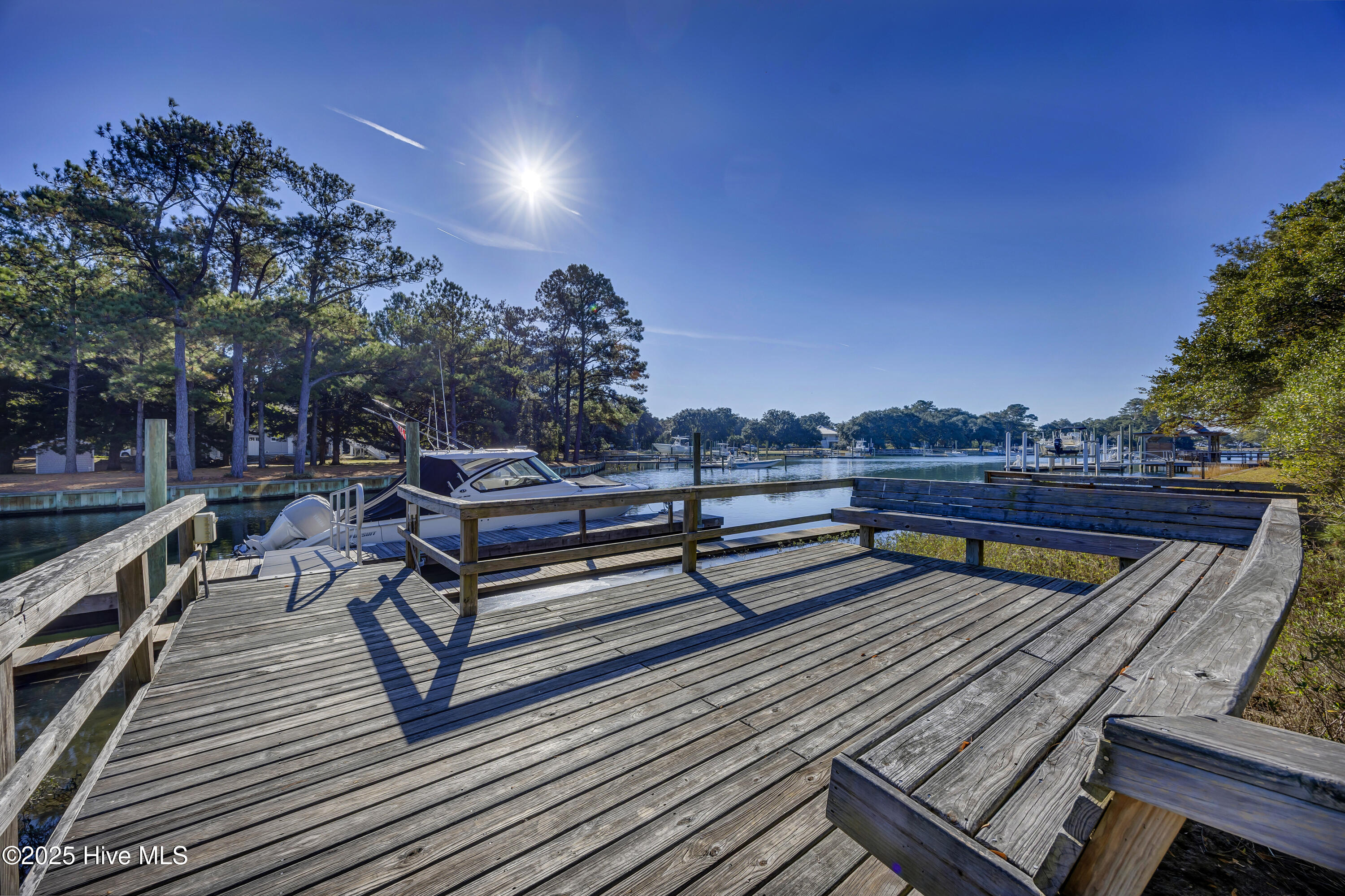 100543149 | Photo 63