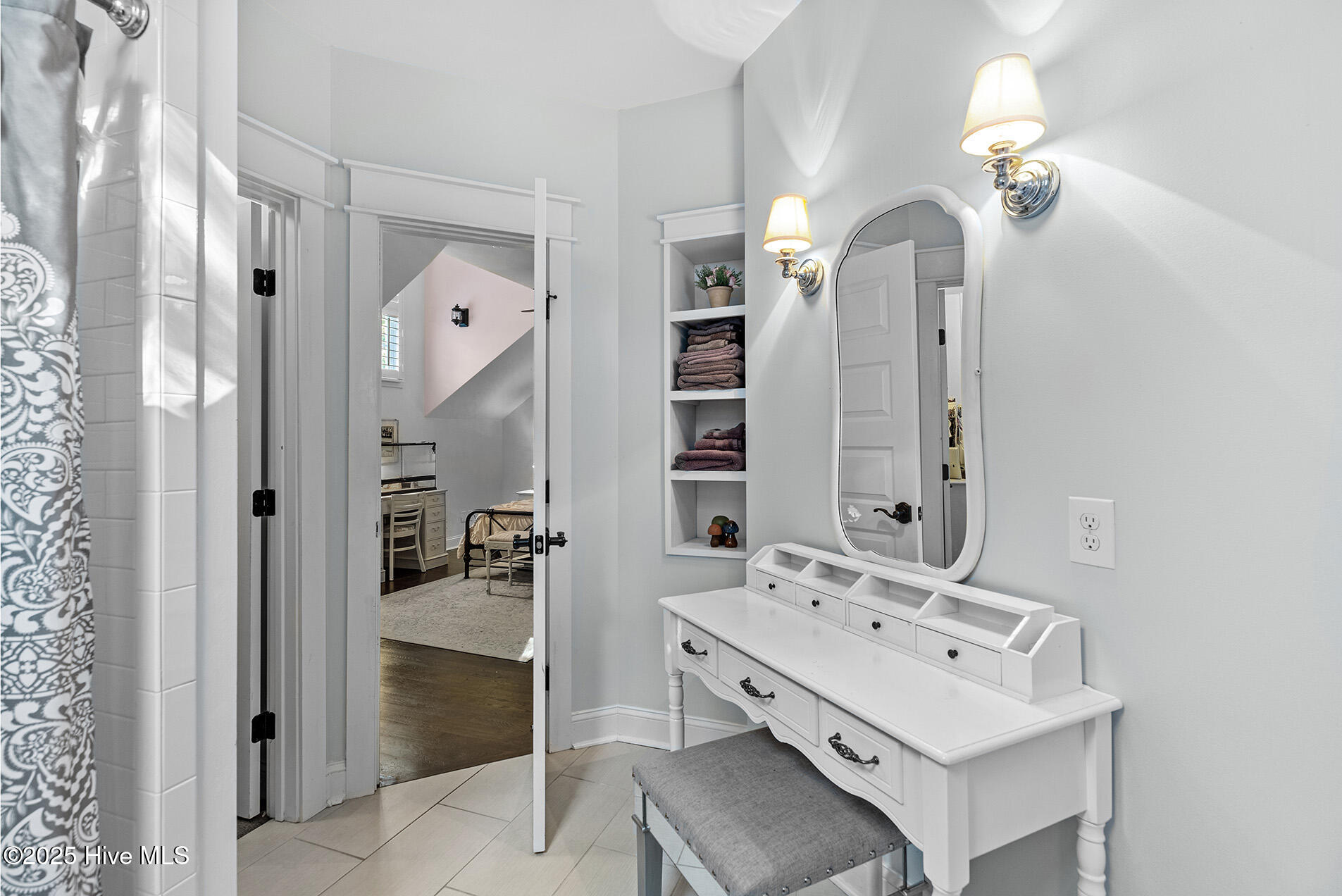 100541349 | Photo 47