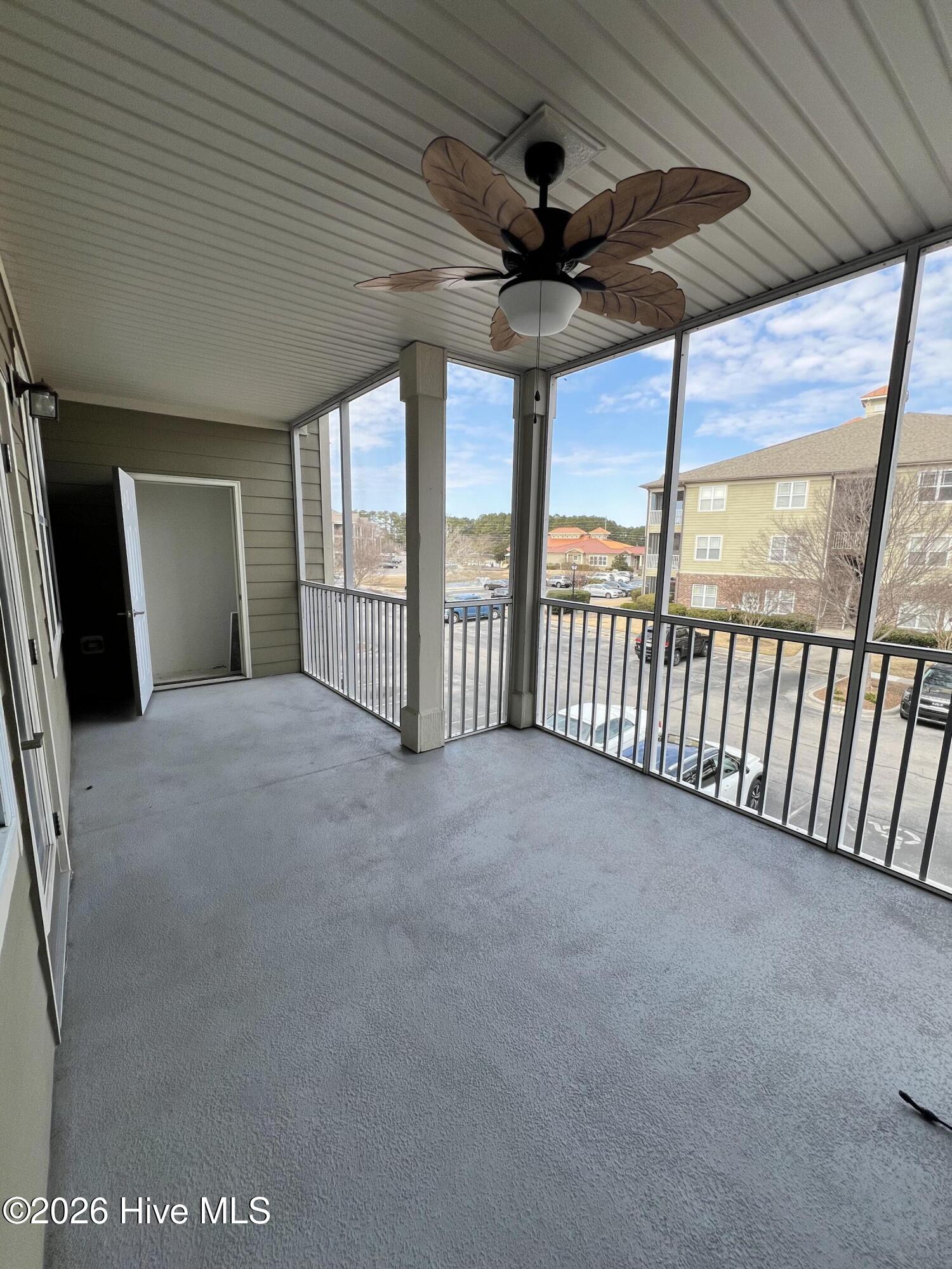 100550783 | Photo 17