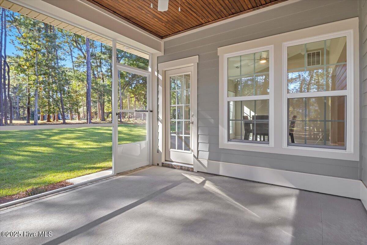 100505838 | Photo 66