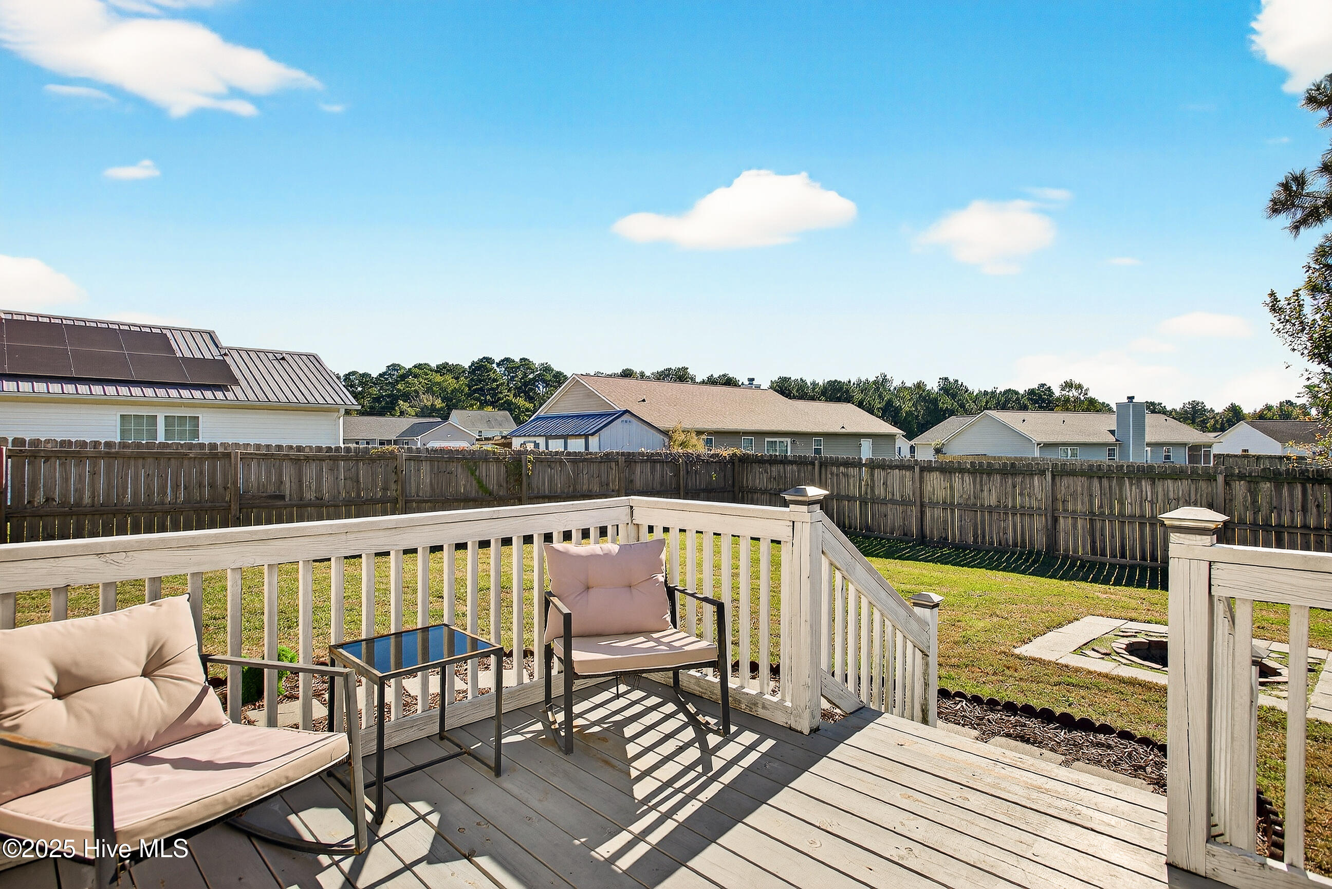 100541753 | Photo 25